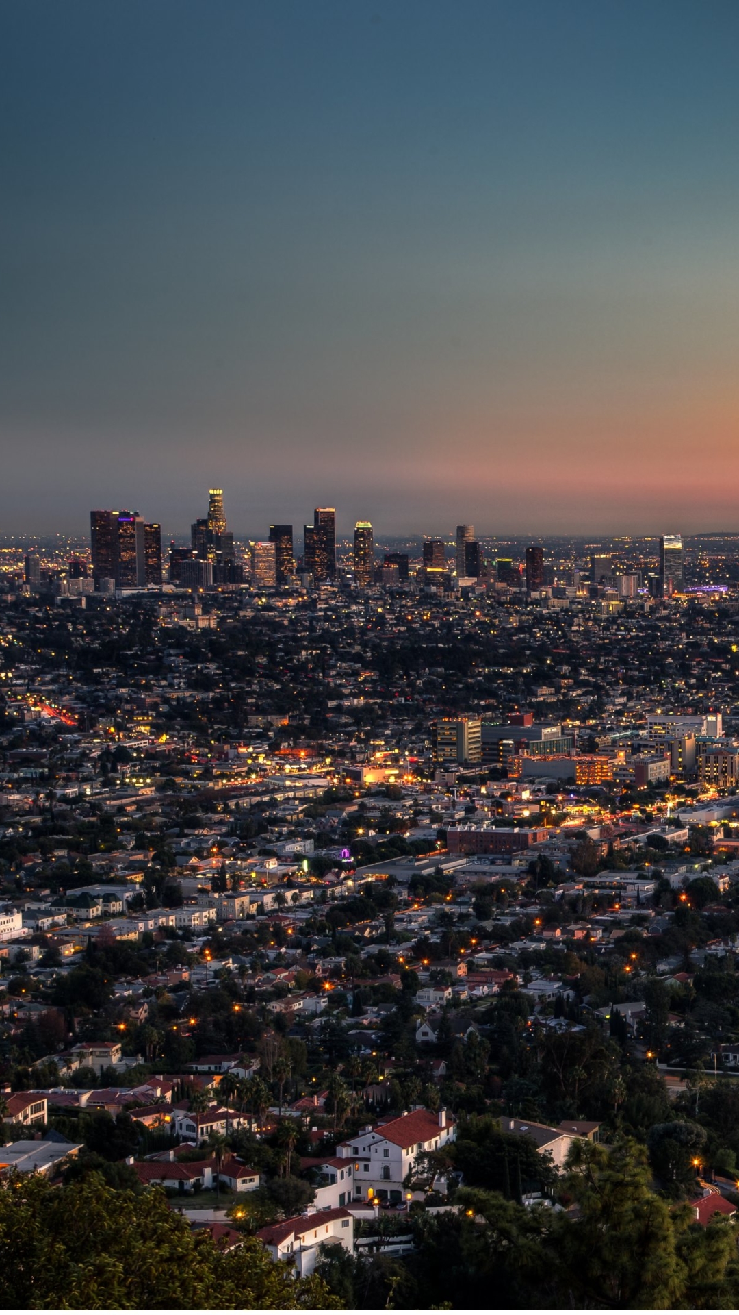 Скачать картинку Города, Ночь, Лос Анджелес, Сделано Человеком в телефон бесплатно.