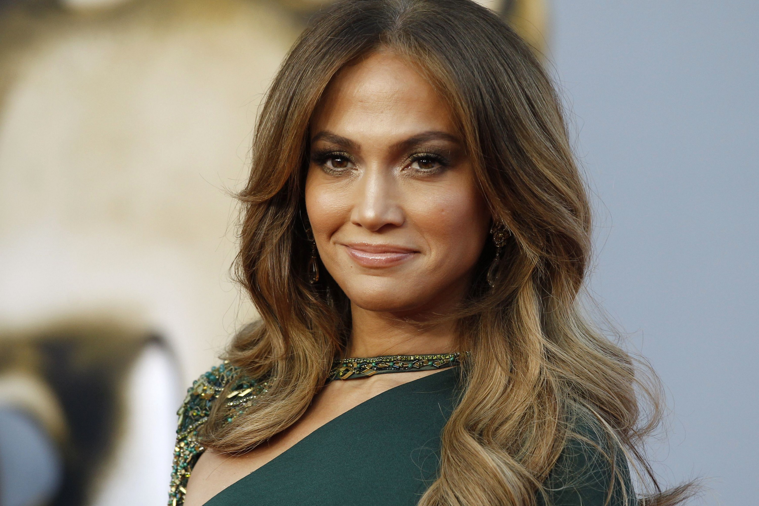 Download mobile wallpaper Jennifer Lopez, Singer, Brunette, American, Celebrity, Brown Eyes, Actress for free.