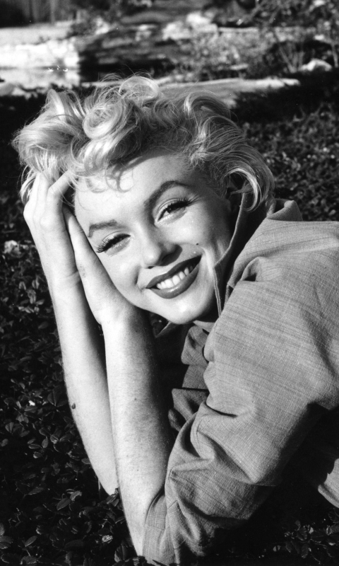 Handy-Wallpaper Marilyn Monroe, Lächeln, Schwarz Weiß, Schwarz Weiss, Berühmtheiten kostenlos herunterladen.