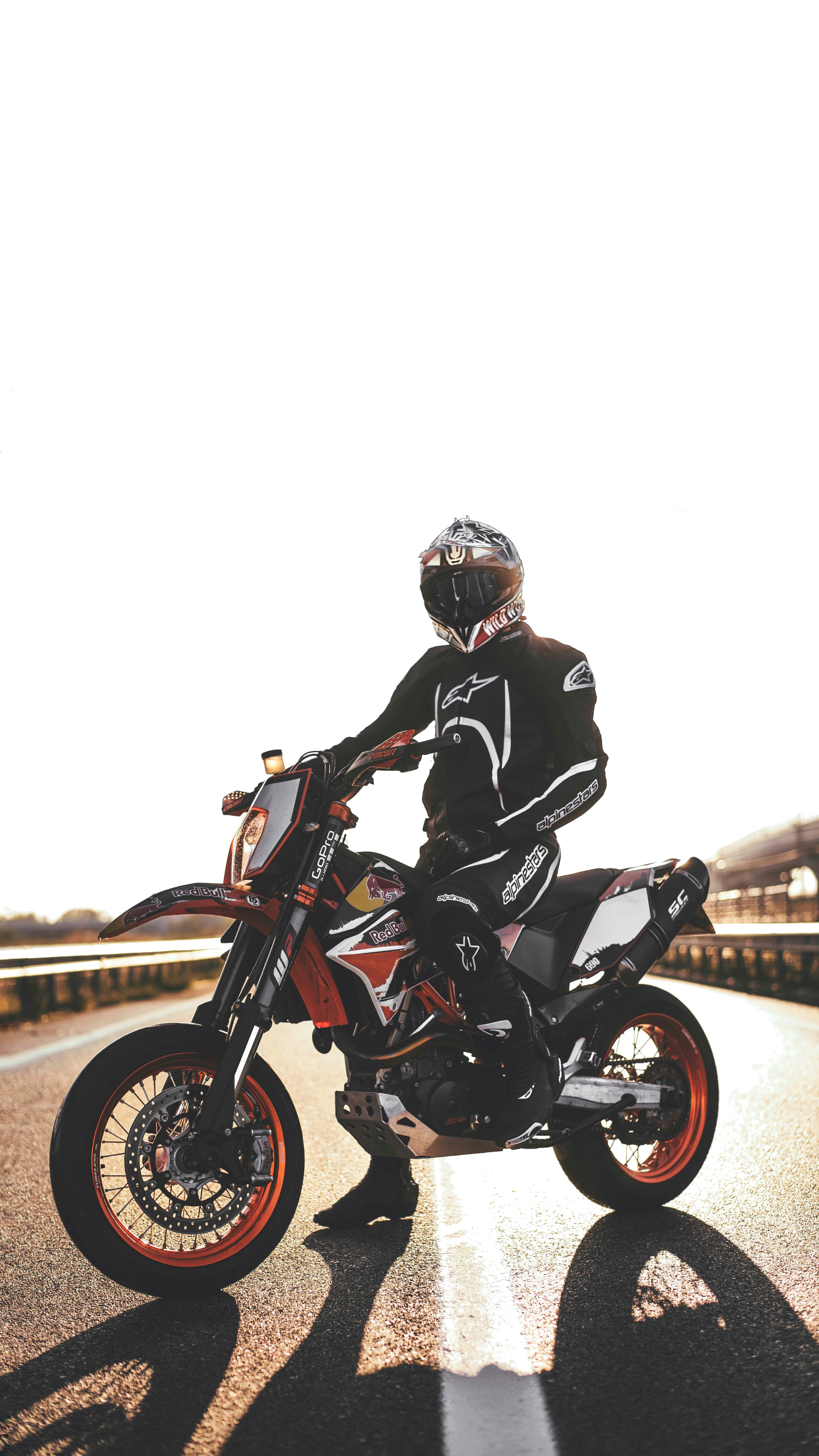無料モバイル壁紙モーターサイク リスト, モーターサイクリスト, ヘルメット, オートバイをダウンロードします。