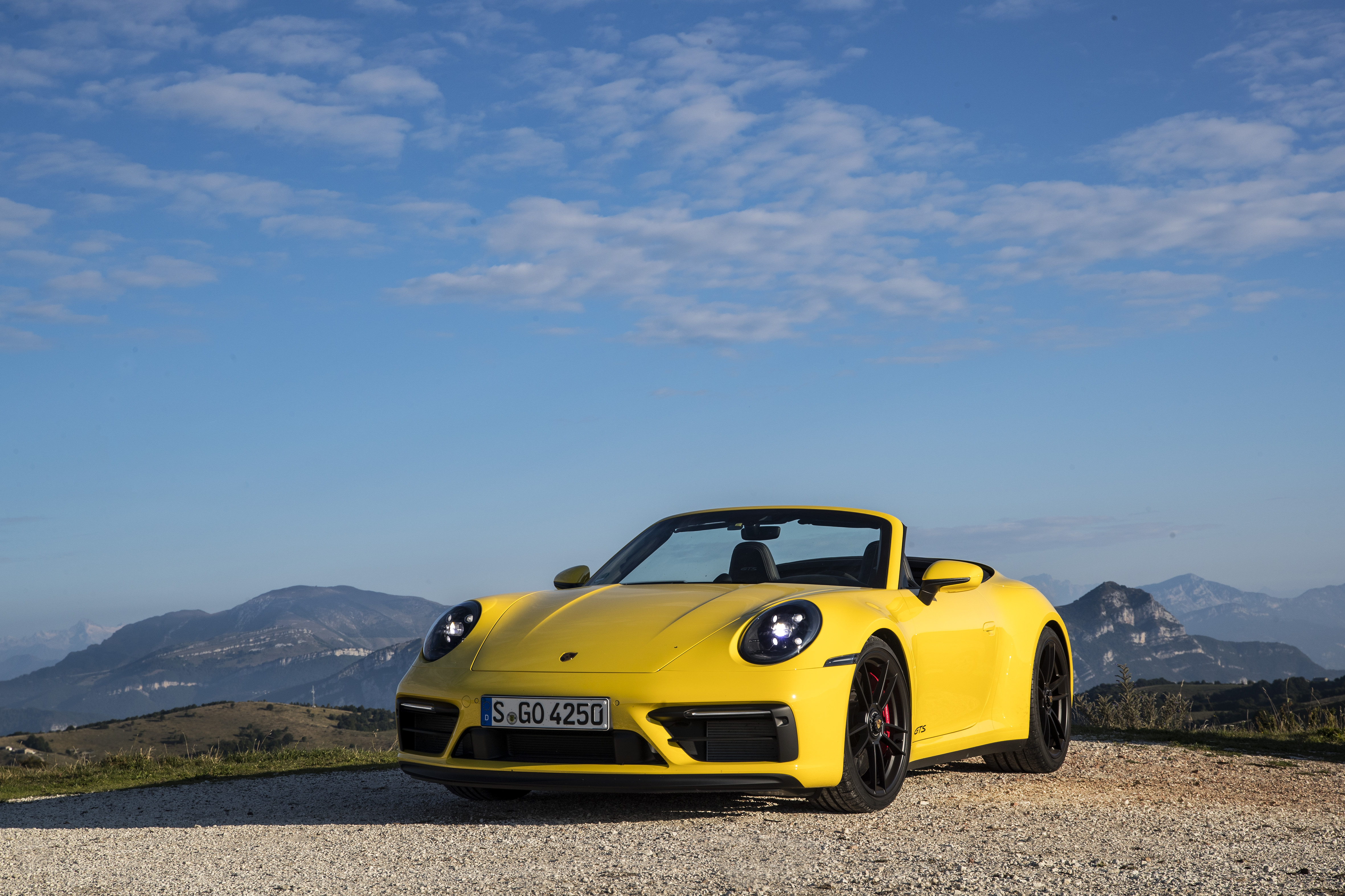 Descarga gratuita de fondo de pantalla para móvil de Porsche, Porsche 911, Cabriolé, Vehículos, Porsche 911 Carrera Gts.