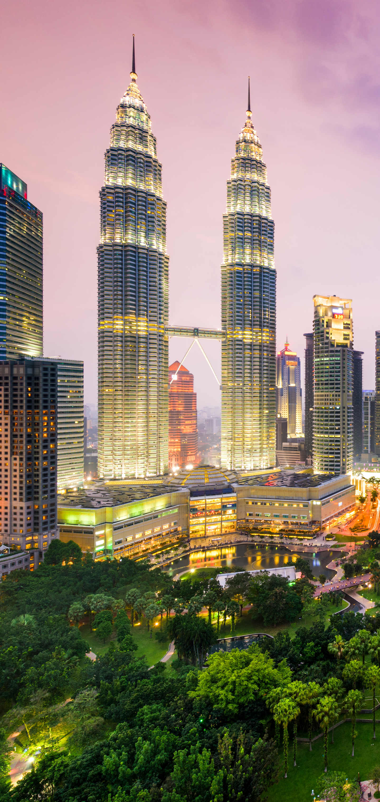 Скачати мобільні шпалери Міста, Місто, Будівля, Світло, Куала Лумпур, Малайзія, Створено Людиною безкоштовно.