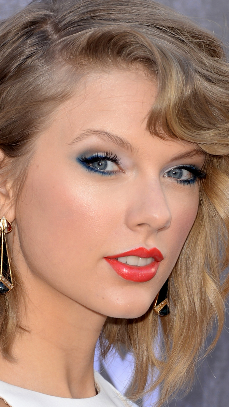 Download mobile wallpaper Music, Singer, Blonde, Face, Blue Eyes, American, Taylor Swift, Lipstick for free.