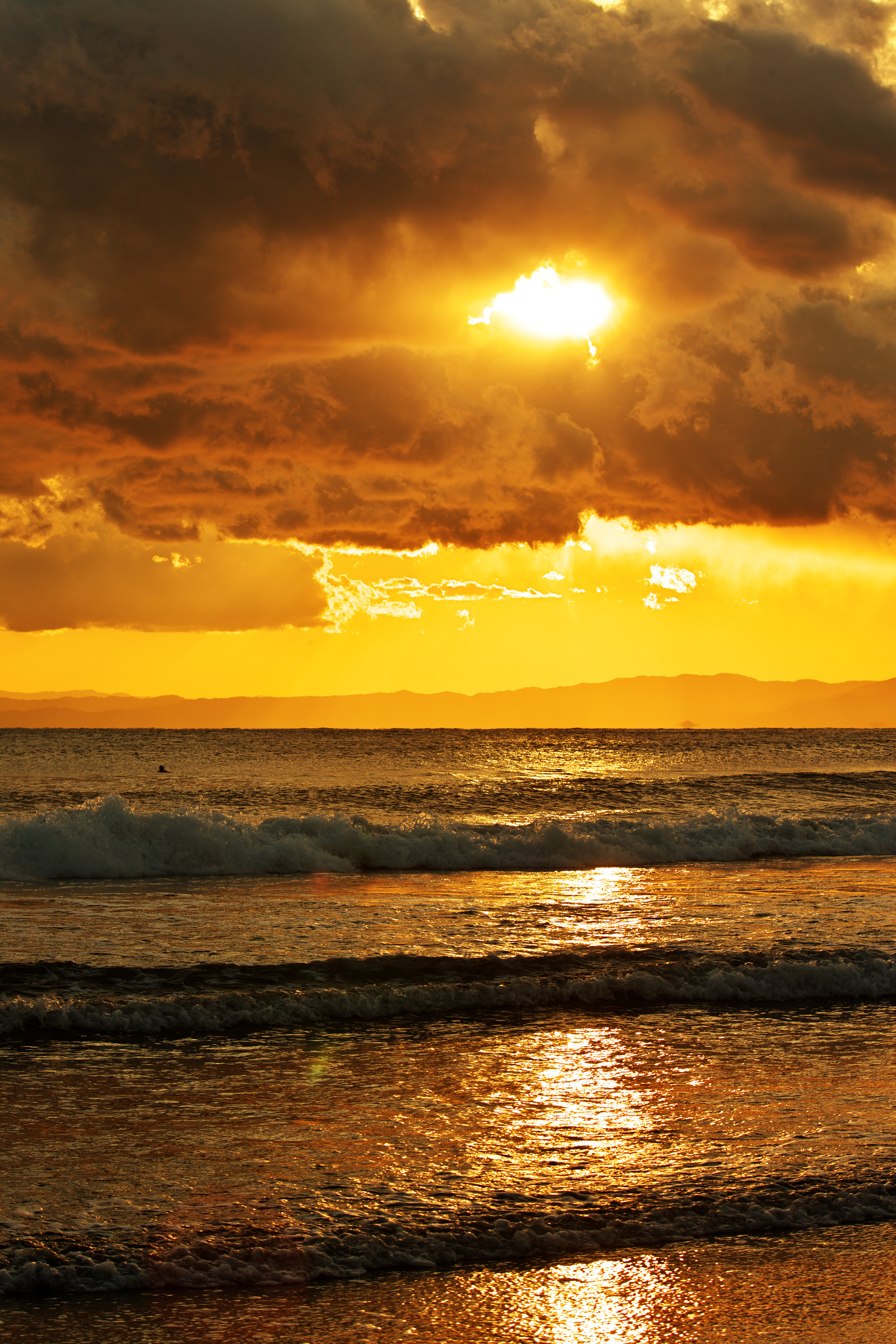 Free download wallpaper Nature, Sea, Clouds, Horizon, Sunset, Glare on your PC desktop