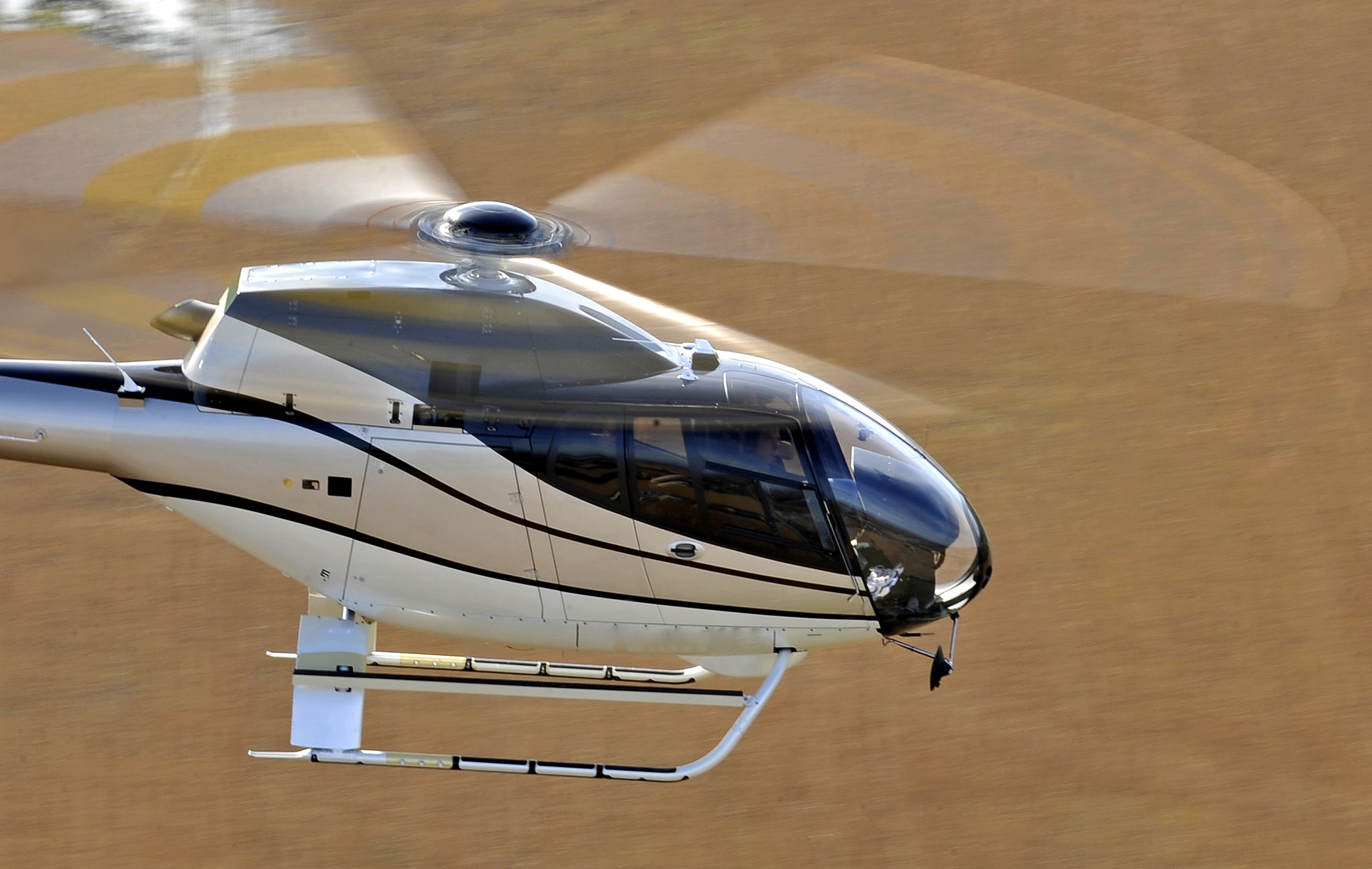 Laden Sie Eurocopter Ec120 HD-Desktop-Hintergründe herunter
