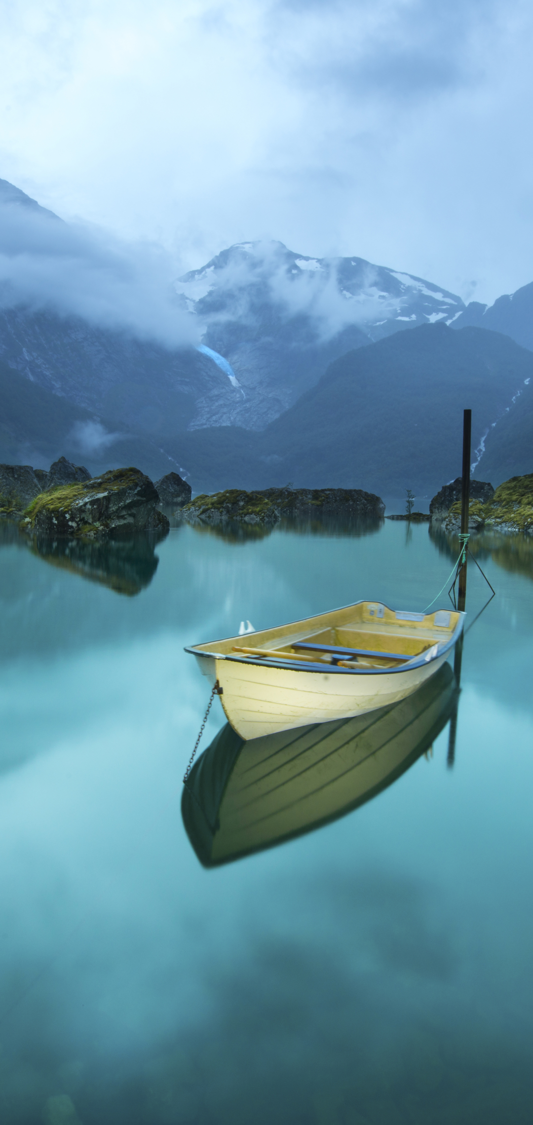 Descarga gratuita de fondo de pantalla para móvil de Montaña, Lago, Reflexión, Niebla, Barco, Vehículo, Vehículos, Reflejo.