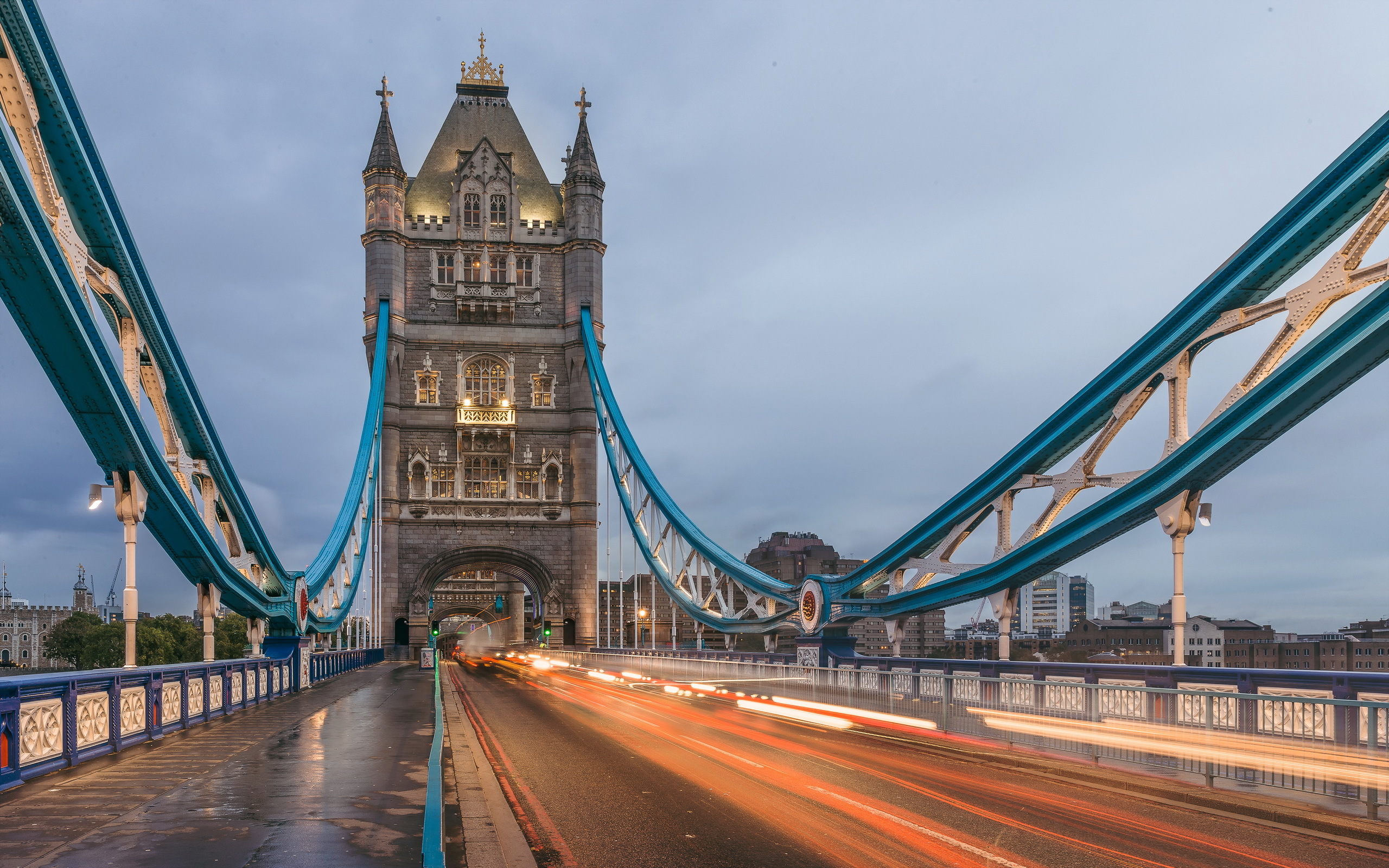 Free download wallpaper Bridges, London, Road, United Kingdom, Tower Bridge, Man Made, Time Lapse on your PC desktop