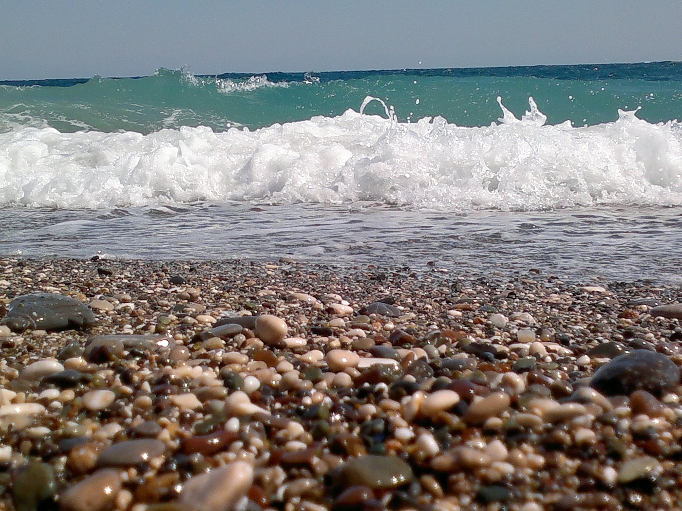 Free download wallpaper Sea, Landscape, Pebble, Waves, Beach on your PC desktop