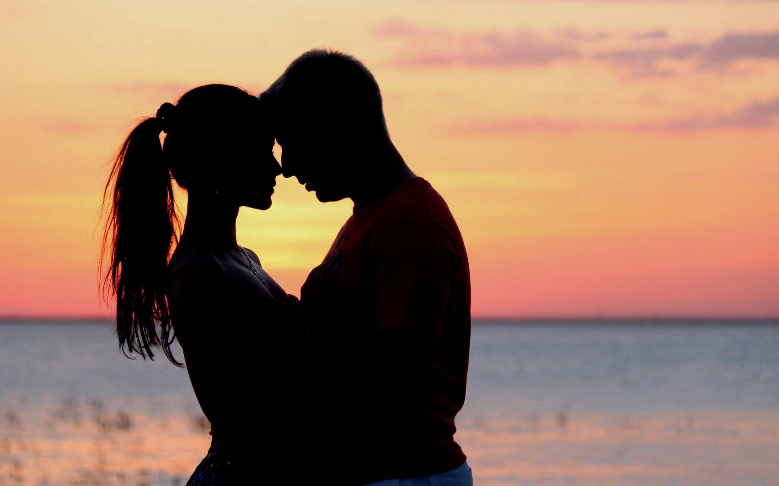 Laden Sie das Paar, Umarmen, Sunset, Liebe, Umarmung-Bild kostenlos auf Ihren PC-Desktop herunter