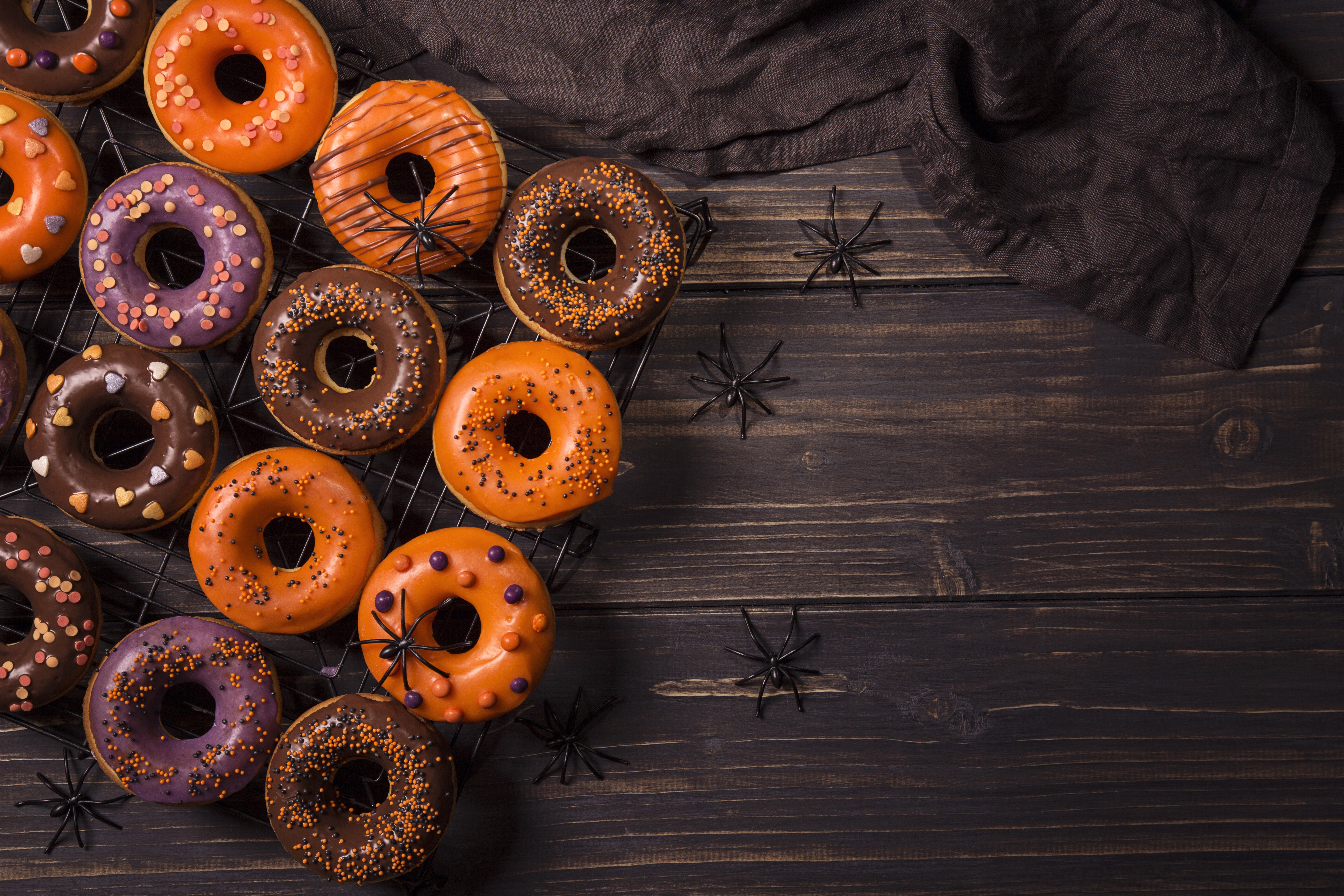 Free download wallpaper Food, Sweets, Doughnut on your PC desktop