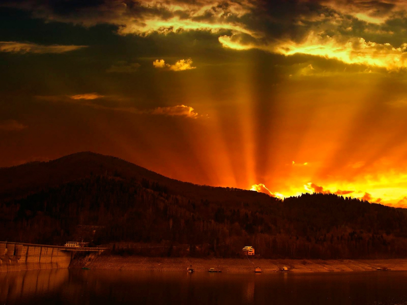 Laden Sie das Berg, Sonnenaufgang, Fotografie, Himmel, Sonne, Sonnenstrahl, Orange Farbe)-Bild kostenlos auf Ihren PC-Desktop herunter