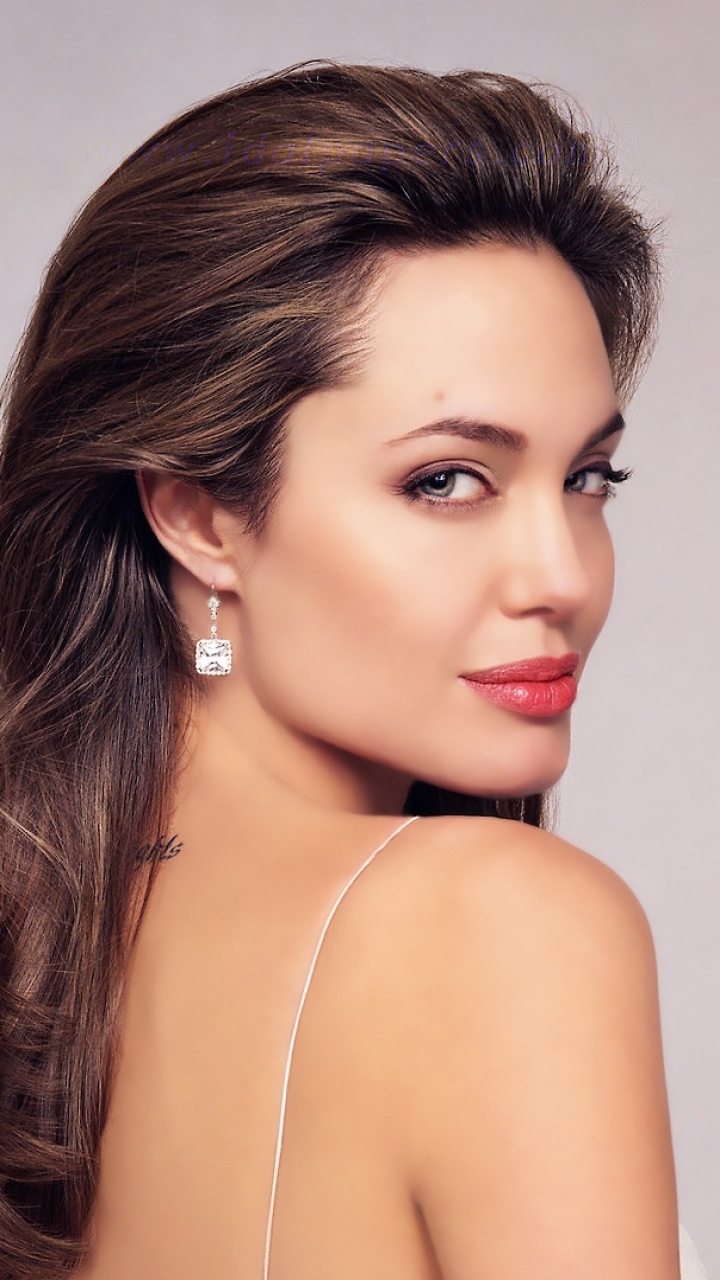 Download mobile wallpaper Angelina Jolie, Celebrity for free.