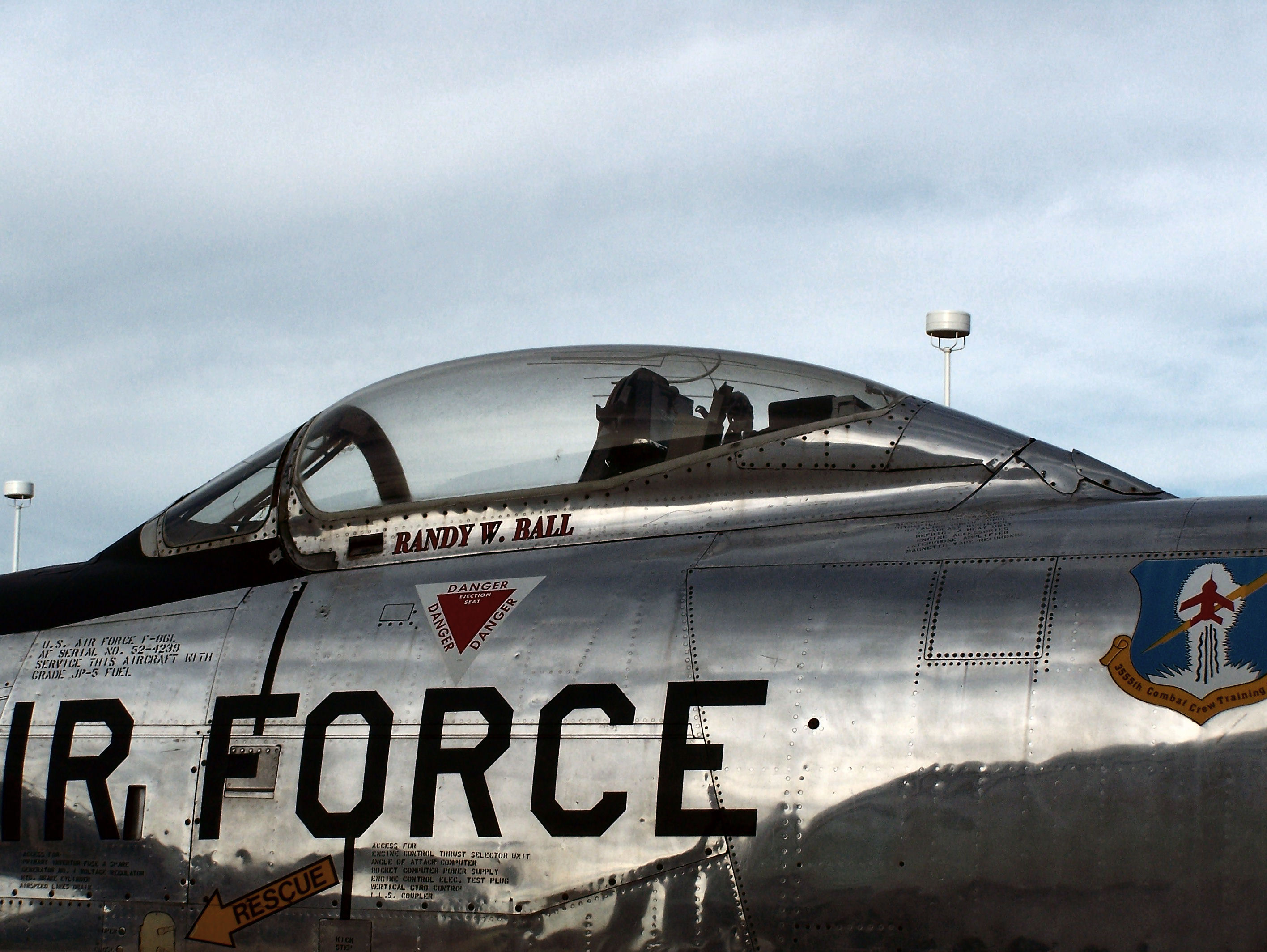 Laden Sie das Militär, Düsenjäger, Nordamerikanischer F 86 Säbel-Bild kostenlos auf Ihren PC-Desktop herunter