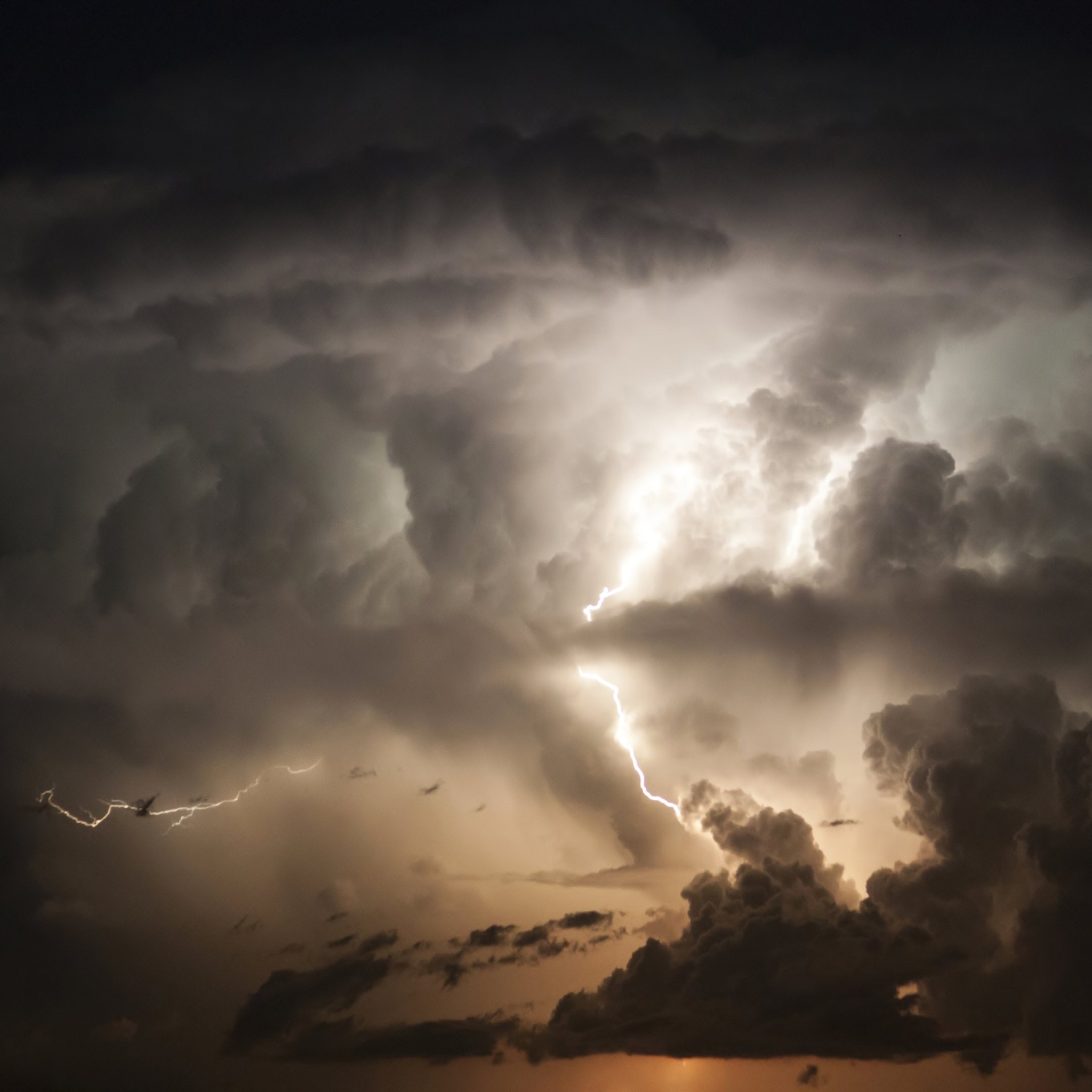Laden Sie das Blitz, Fotografie, Nacht-Bild kostenlos auf Ihren PC-Desktop herunter