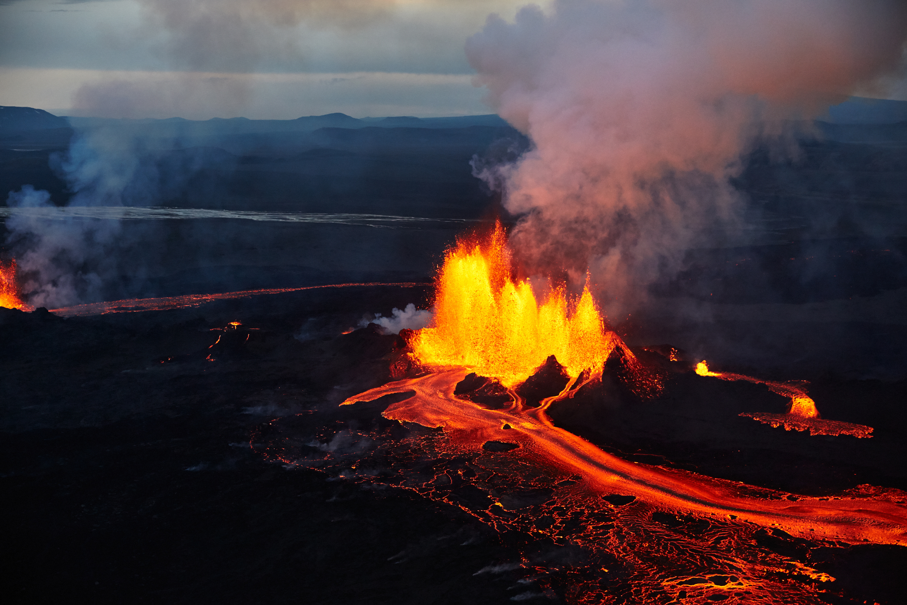 380547壁紙のダウンロード地球, バルダルブンガ, 噴火, アイスランド, 溶岩, 自然, 煙, 火山-スクリーンセーバーと写真を無料で