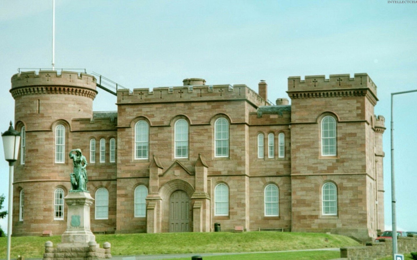 Die besten Inverness Schloss-Hintergründe für den Telefonbildschirm