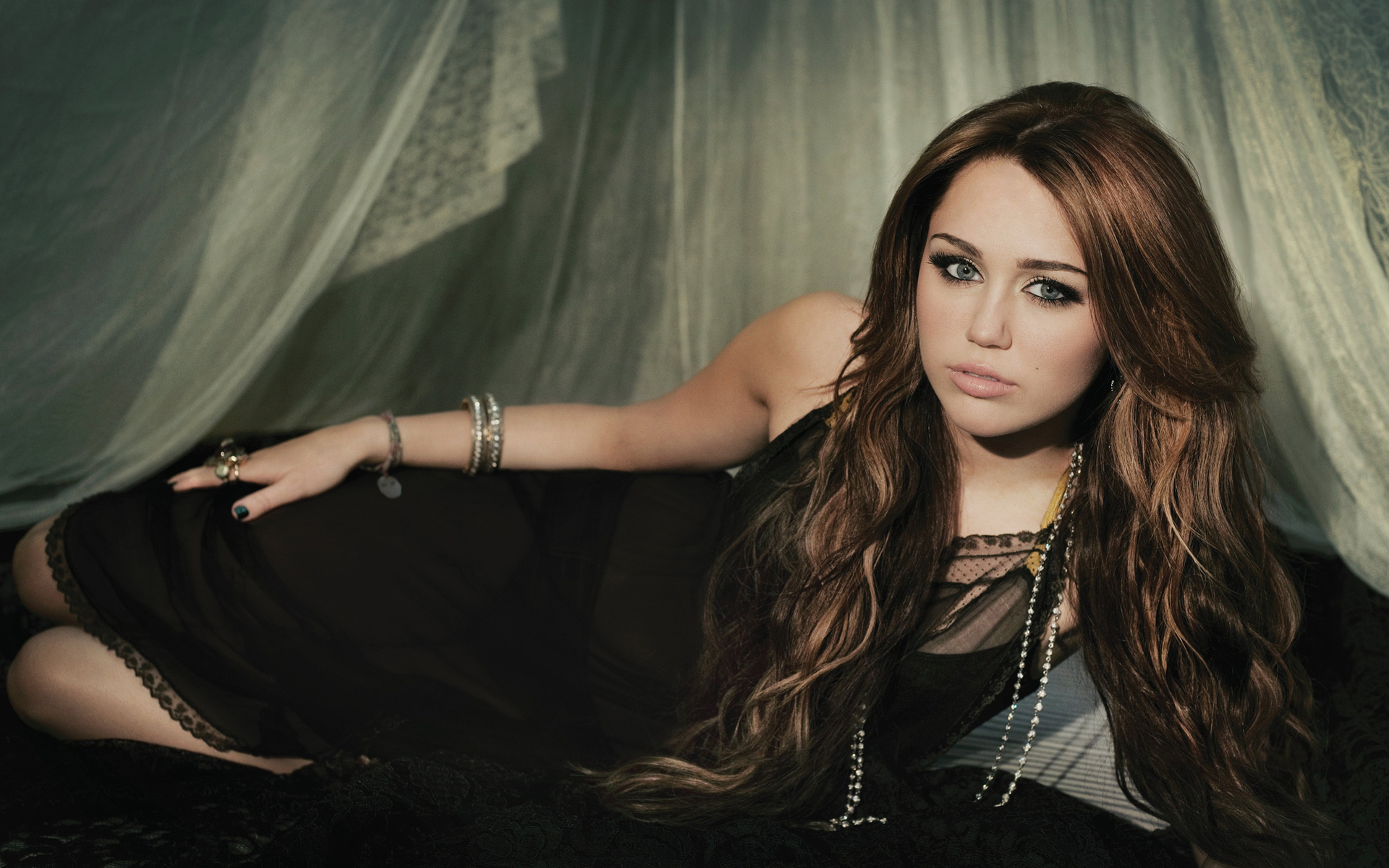 Baixar papel de parede para celular de Música, Cantor, Miley Cyrus gratuito.