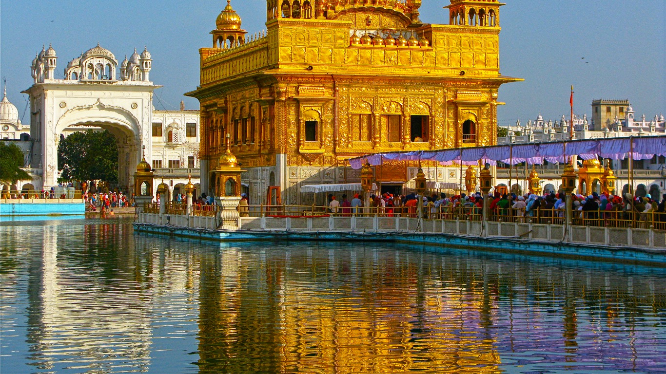 Free download wallpaper Temple, Golden, Temples, Man Made, Religious, Sarovar on your PC desktop