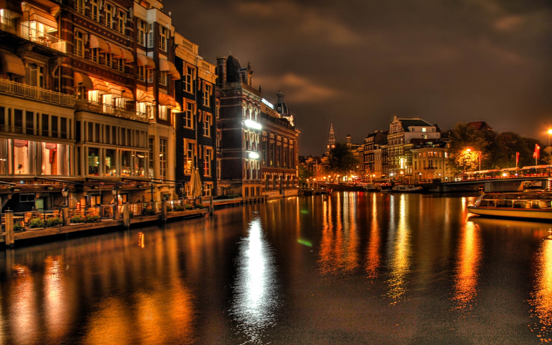 Скачать картинку Амстердам, Нидерланды, Города, Сделано Человеком в телефон бесплатно.
