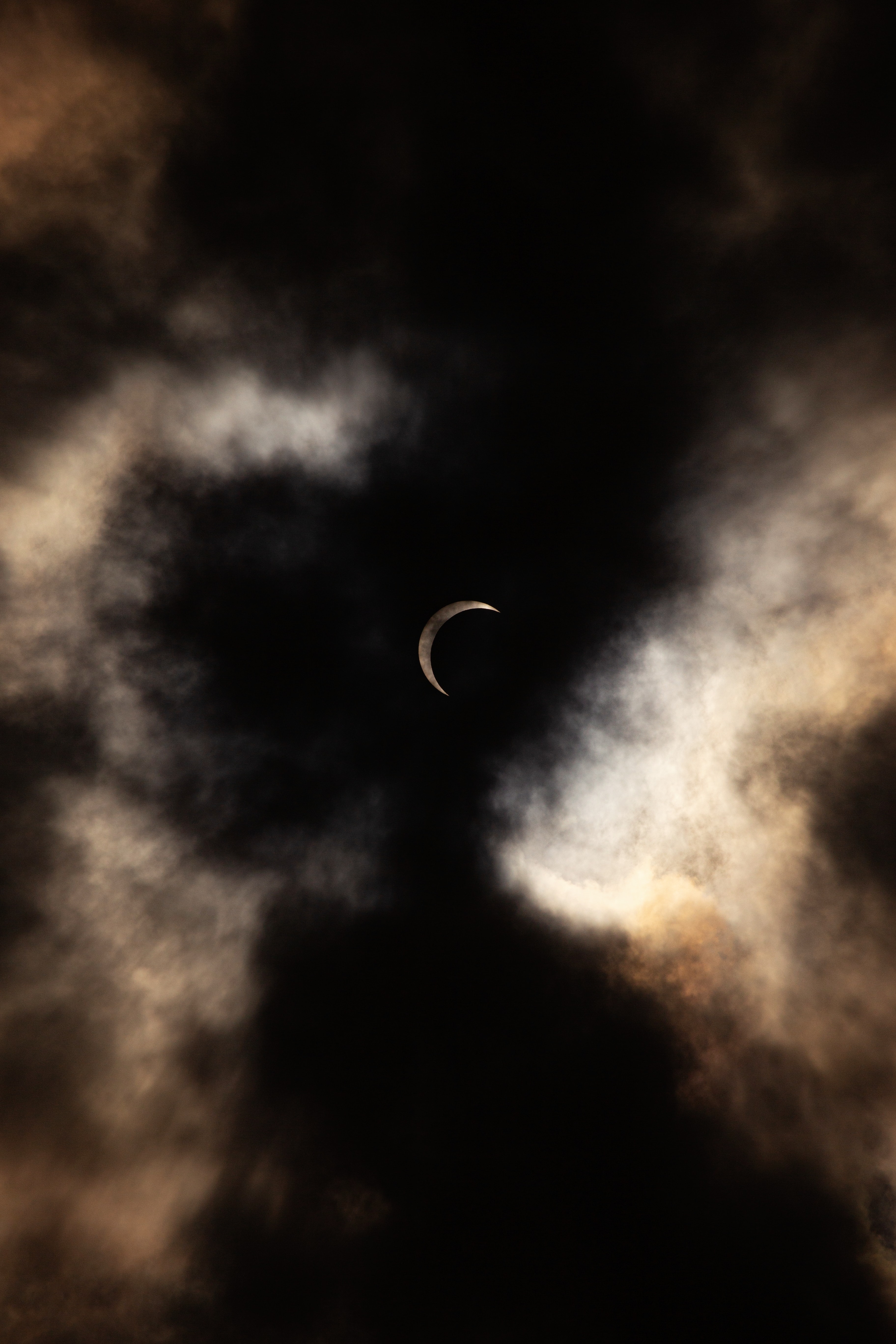 Descarga gratis la imagen Luna, Nubes, Noche, Oscuro en el escritorio de tu PC