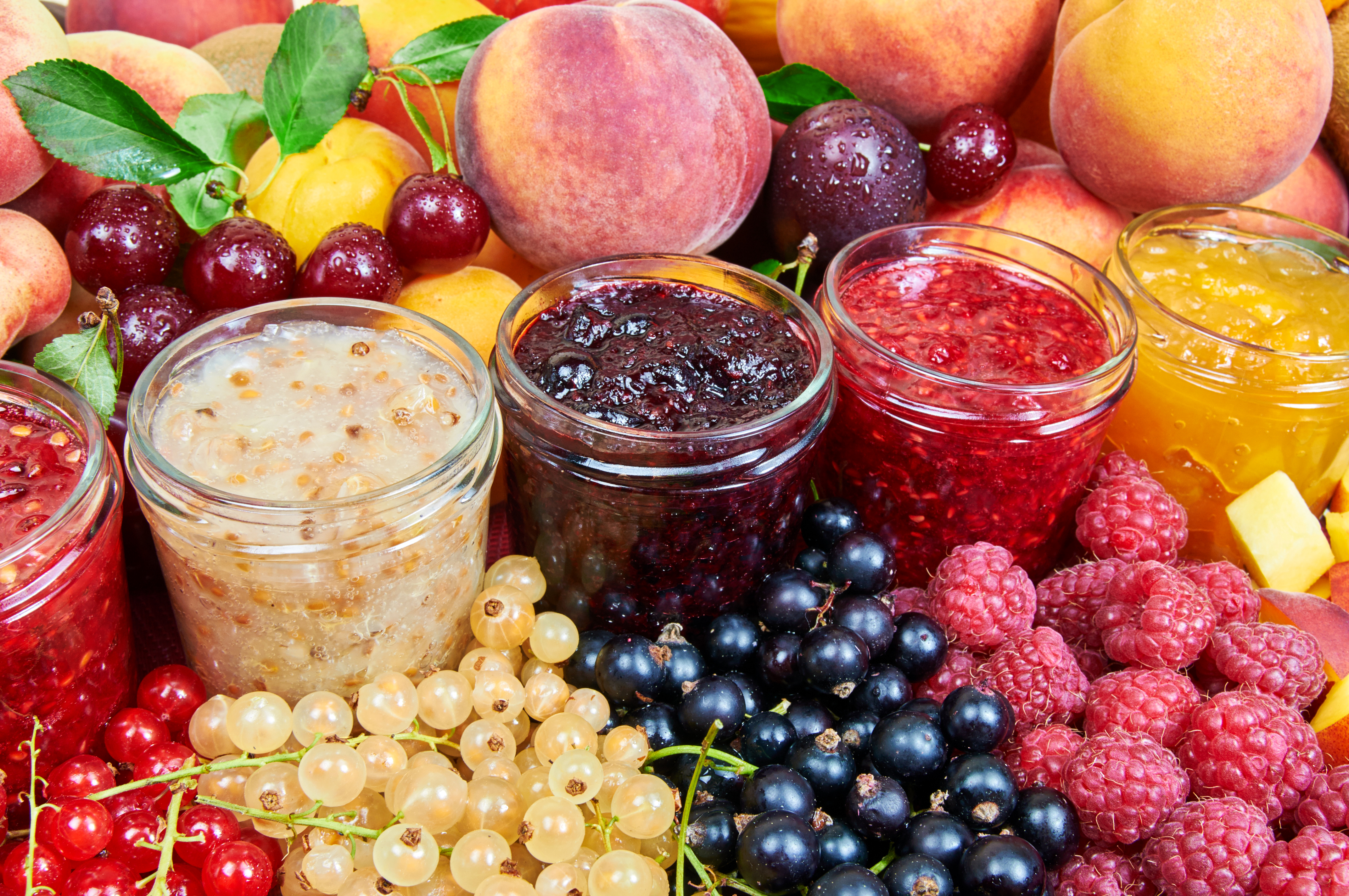 399541 скачать картинку смородины, джем, еда, фрукты, ягода, банка, персик, малина - обои и заставки бесплатно