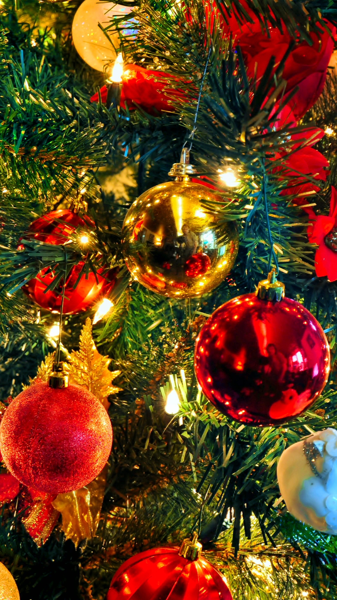 Download mobile wallpaper Christmas, Holiday, Colorful, Christmas Ornaments for free.