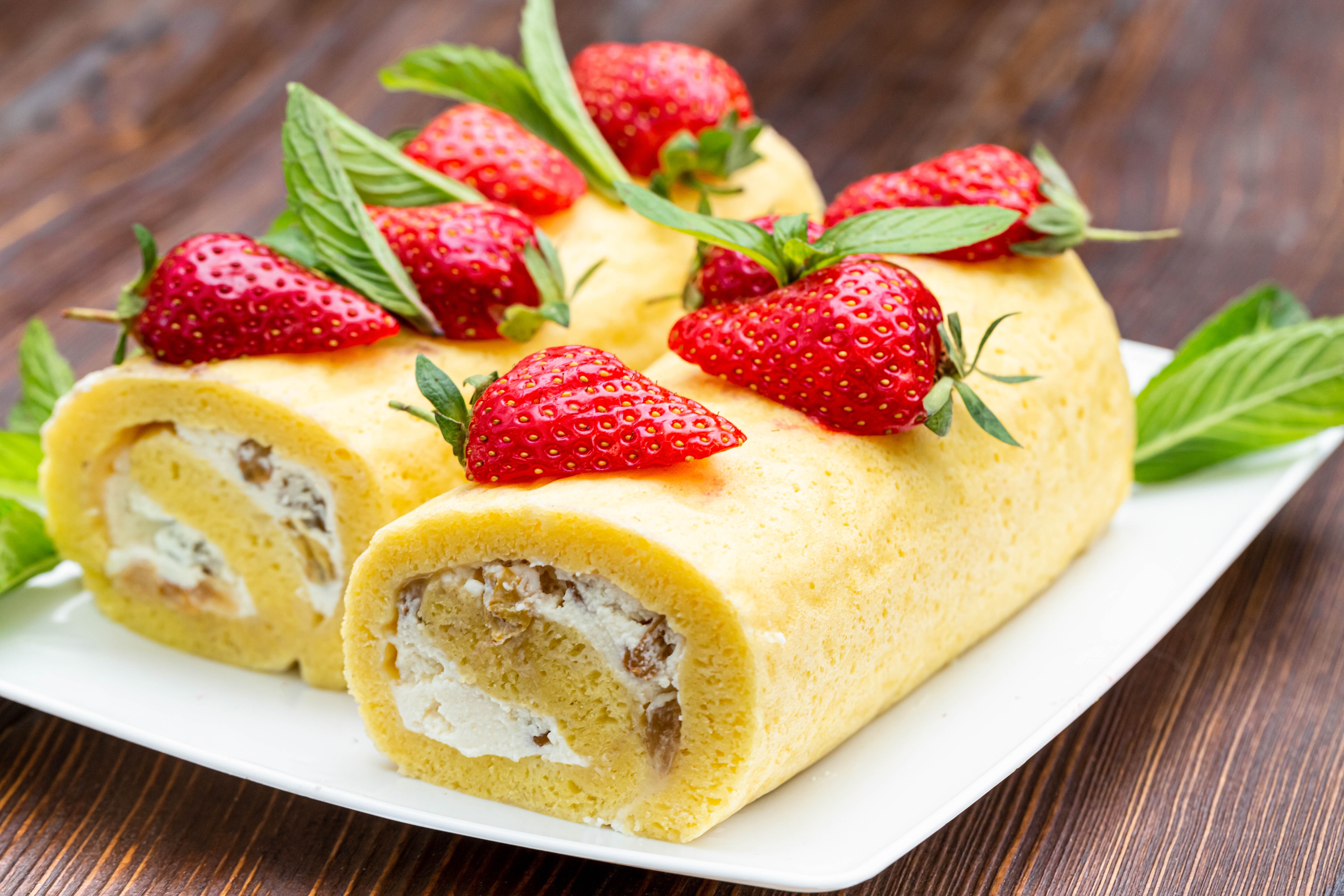 Free download wallpaper Food, Strawberry, Cake, Berry on your PC desktop