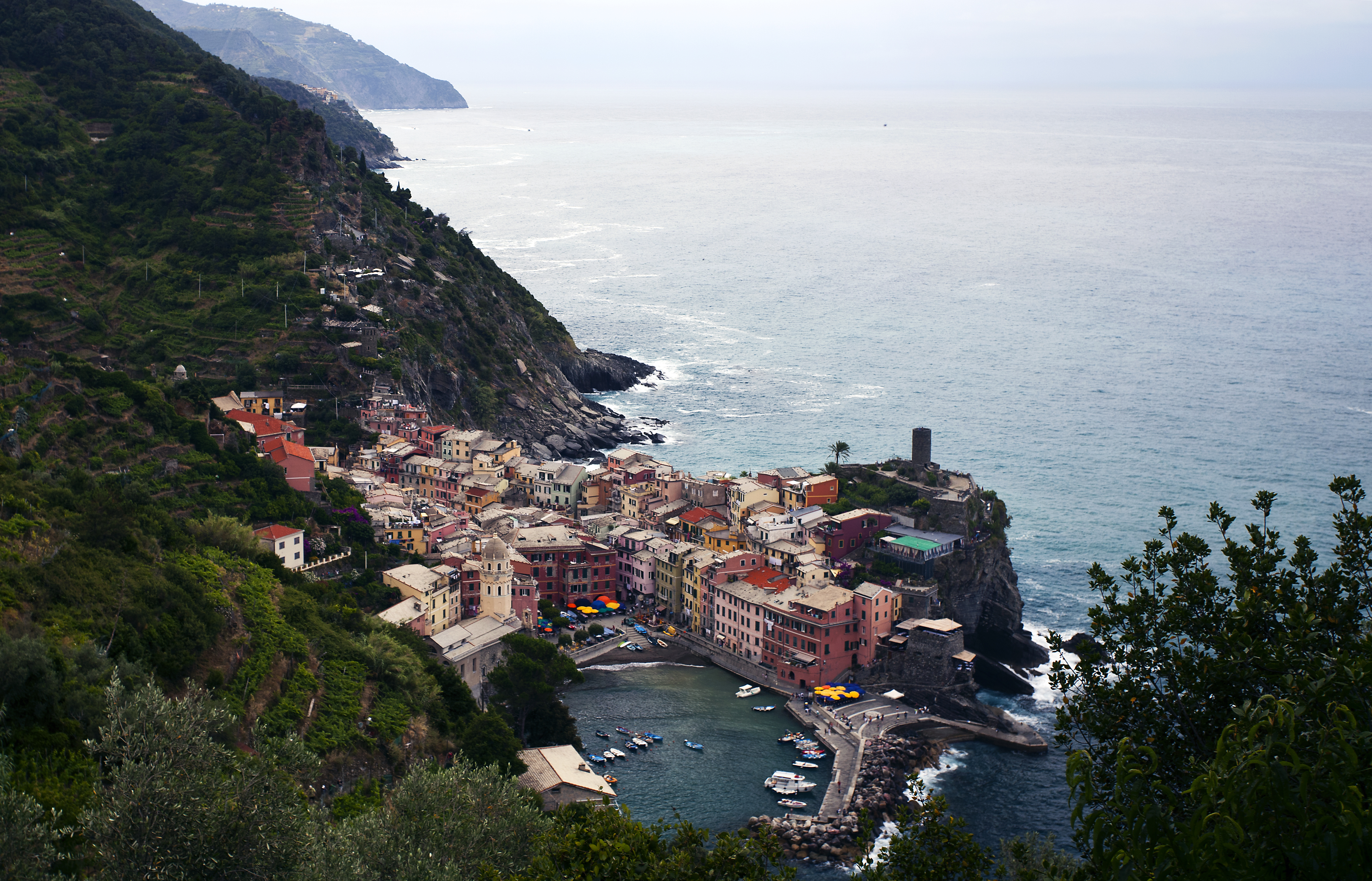 Free download wallpaper Sea, Italy, Coast, Vernazza, Cinque Terre, Man Made, Liguria, Towns on your PC desktop