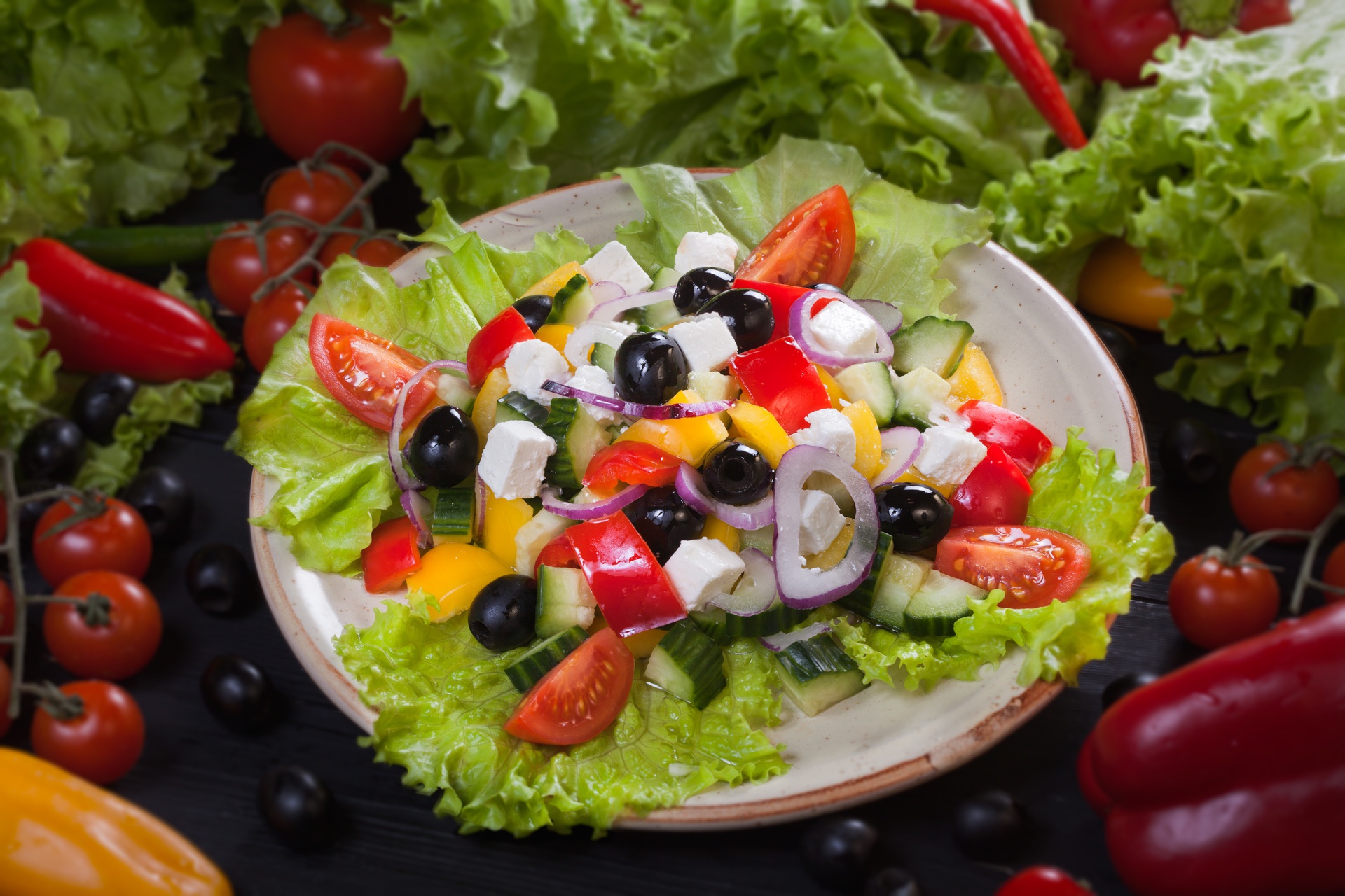 864299 Bild herunterladen nahrungsmittel, salat, kopfsalat, olive, stillleben, tomate - Hintergrundbilder und Bildschirmschoner kostenlos