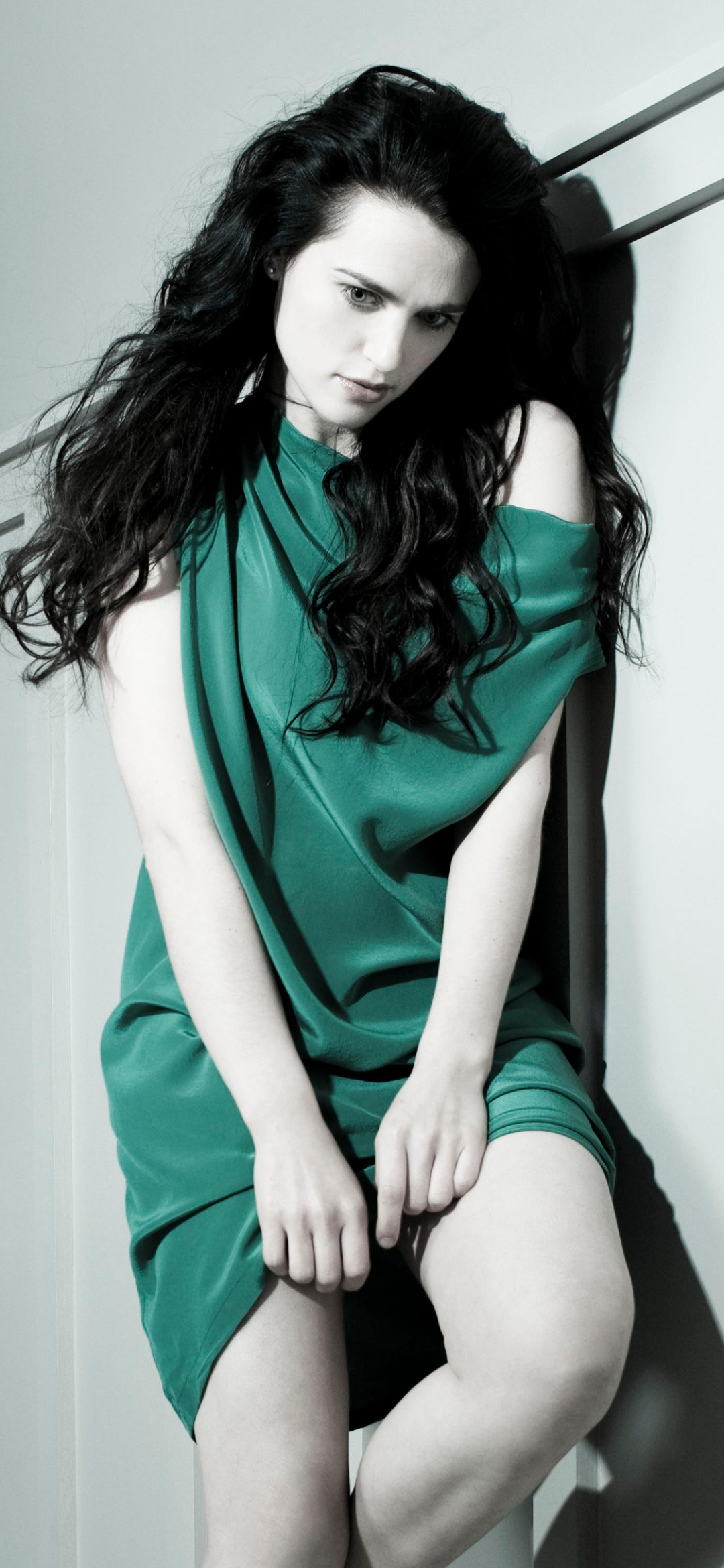 Download mobile wallpaper Green Eyes, Celebrity, Canadian, Black Hair, Actress, Katie Mcgrath for free.