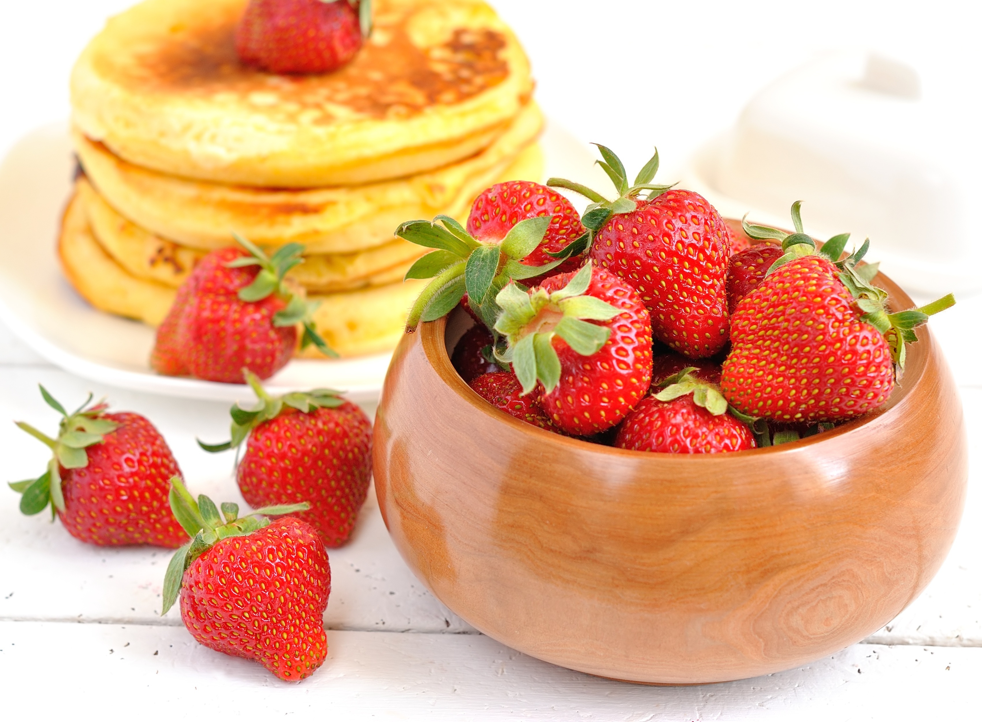 Handy-Wallpaper Pfannkuchen, Erdbeere, Früchte, Nahrungsmittel kostenlos herunterladen.