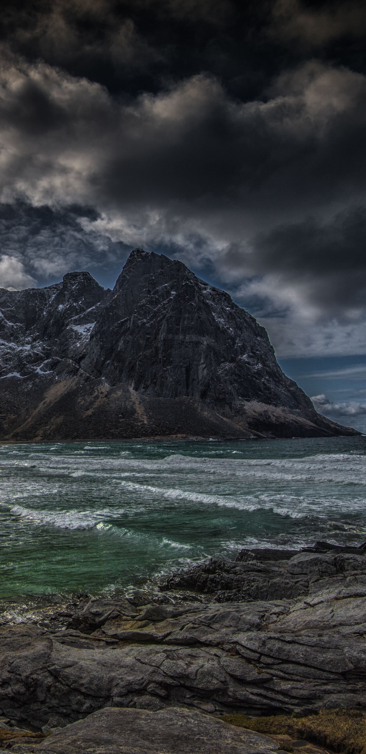 Download mobile wallpaper Mountain, Earth, Norway, Coastline, Lofoten Islands, Seashore, Kvalvika for free.