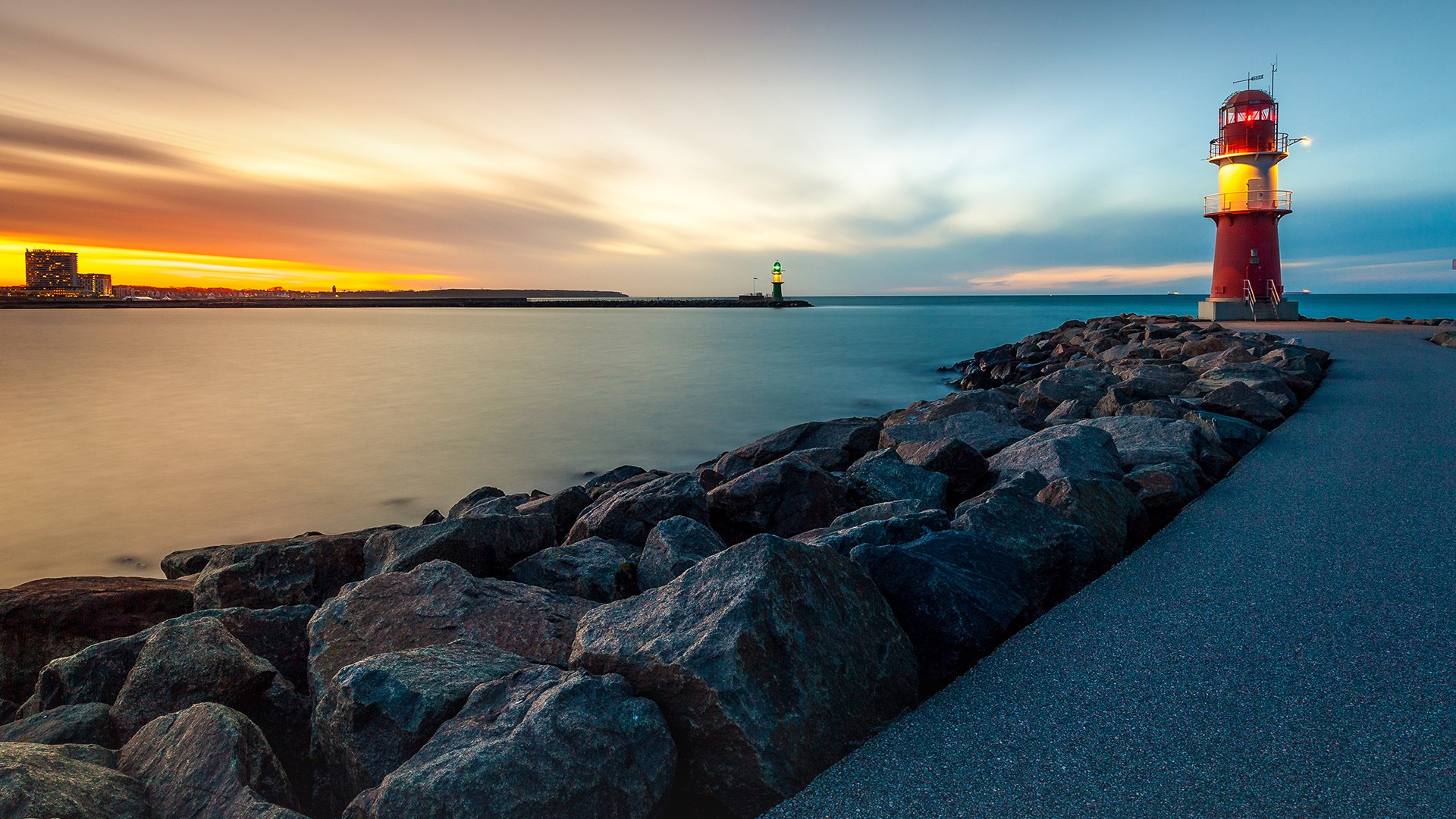 Download mobile wallpaper Sea, Horizon, Ocean, Lighthouse, Man Made for free.