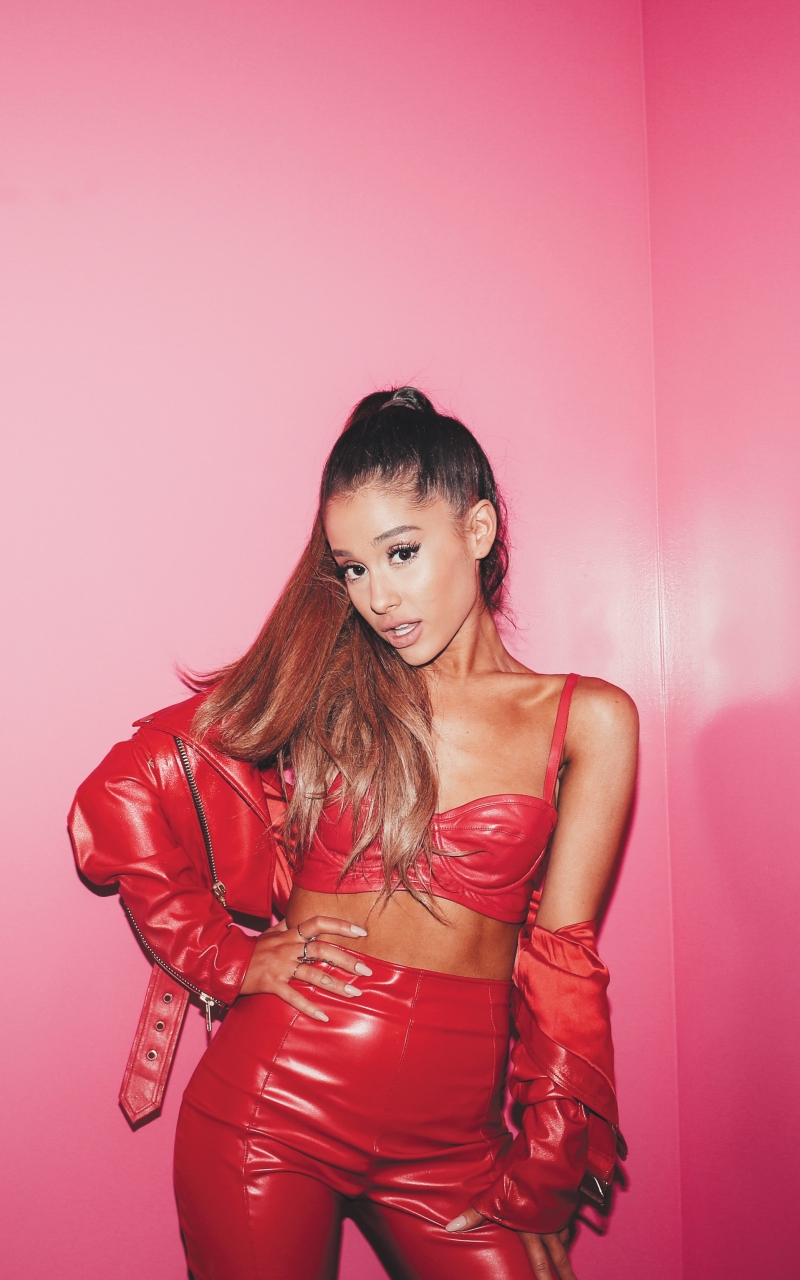 Download mobile wallpaper Celebrity, Ariana Grande for free.