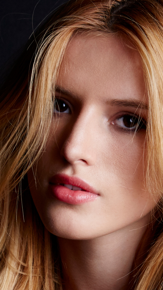 Download mobile wallpaper Blonde, Face, American, Celebrity, Brown Eyes, Actress, Bella Thorne for free.