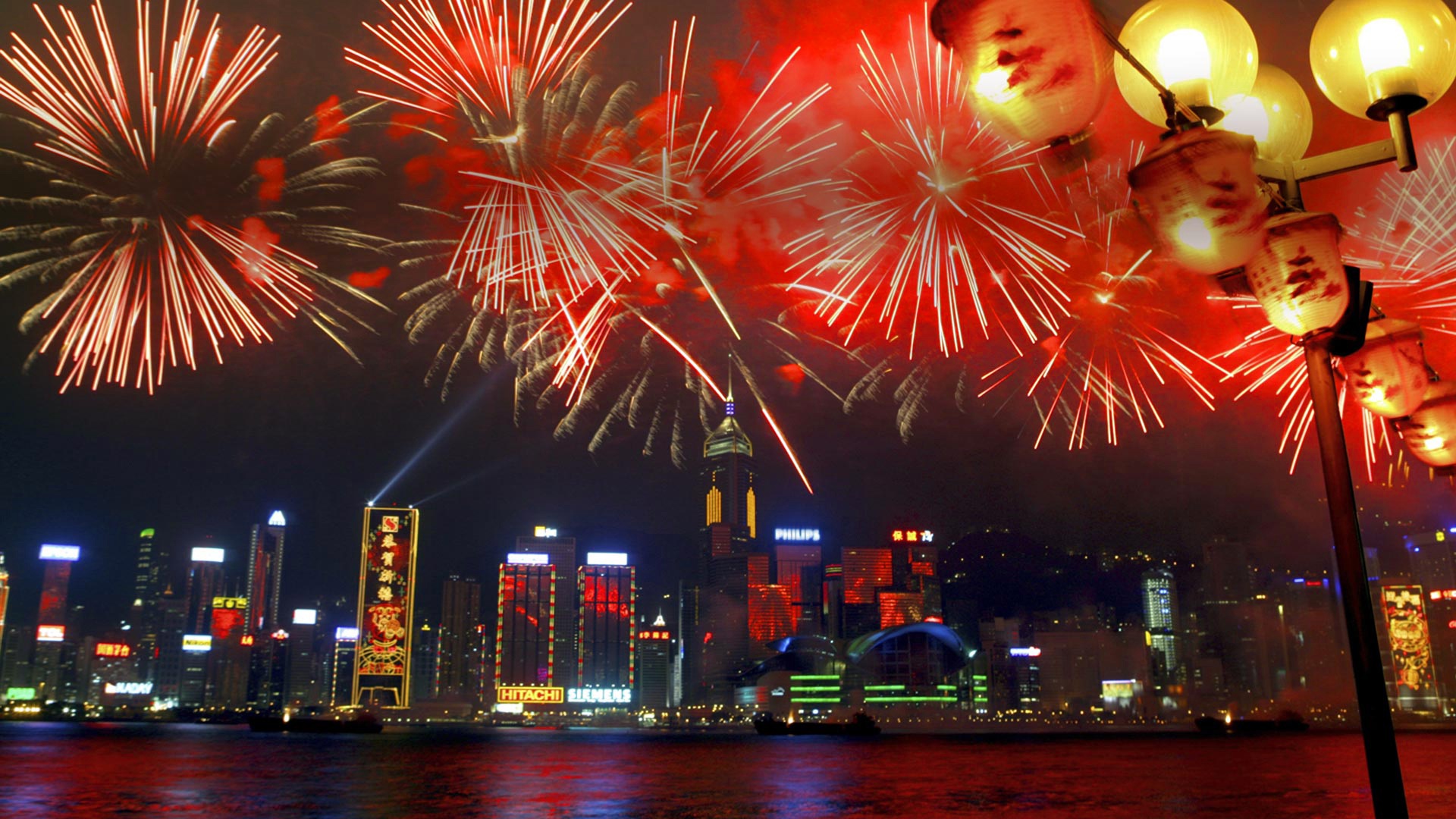PCデスクトップに都市, 街, 新年, 超高層ビル, 建物, 光, 花火, 中国, 香港, 夜, マンメイド画像を無料でダウンロード