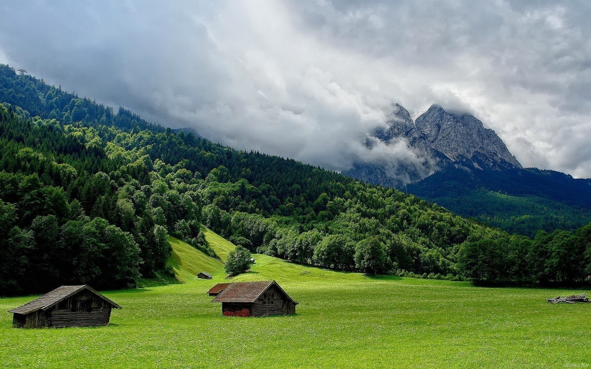 Handy-Wallpaper Häuser, Mountains, Clouds, Landschaft kostenlos herunterladen.