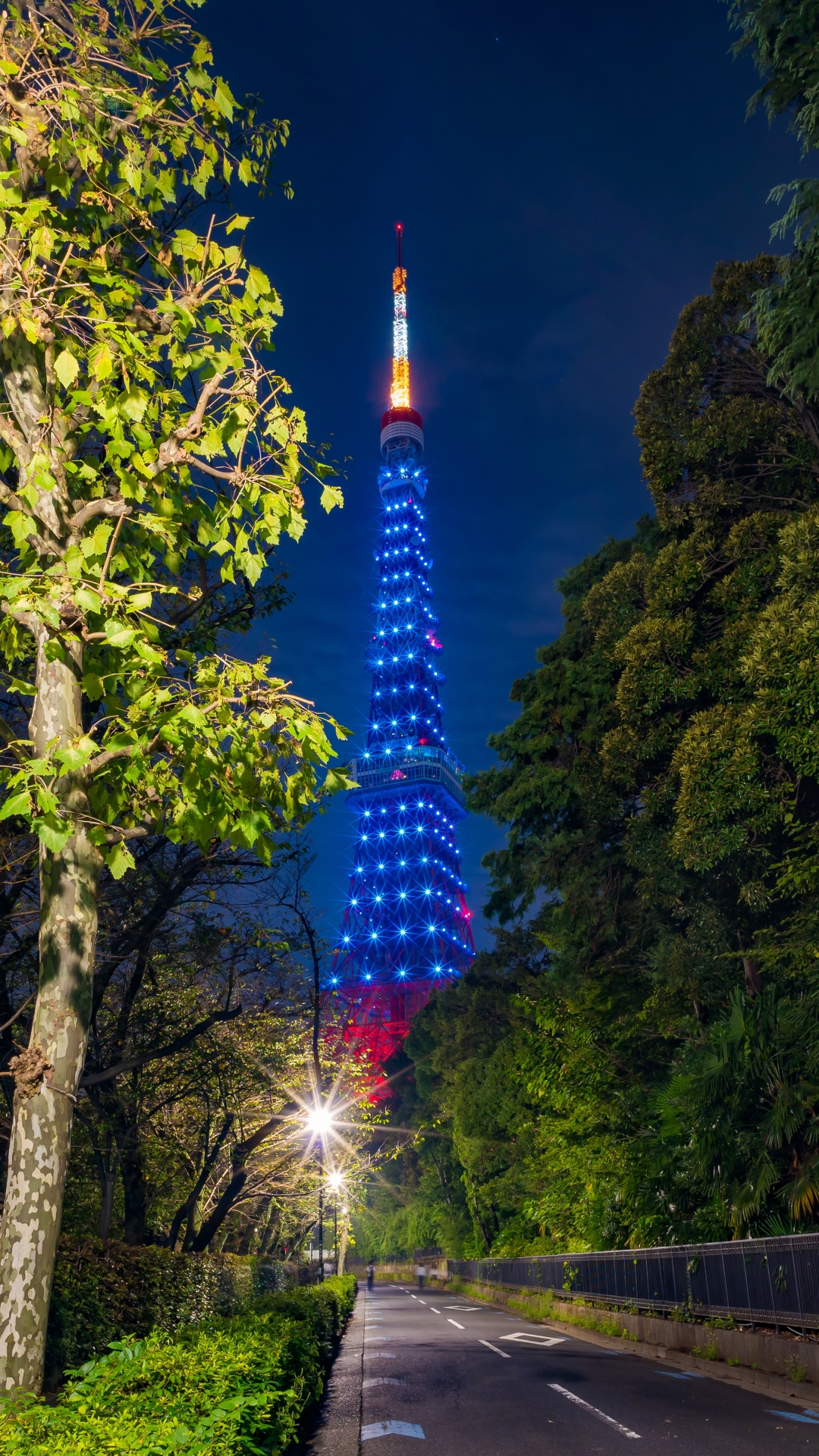 Скачать картинку Свет, Башня, Легкий, Сделано Человеком, Токийская Башня в телефон бесплатно.