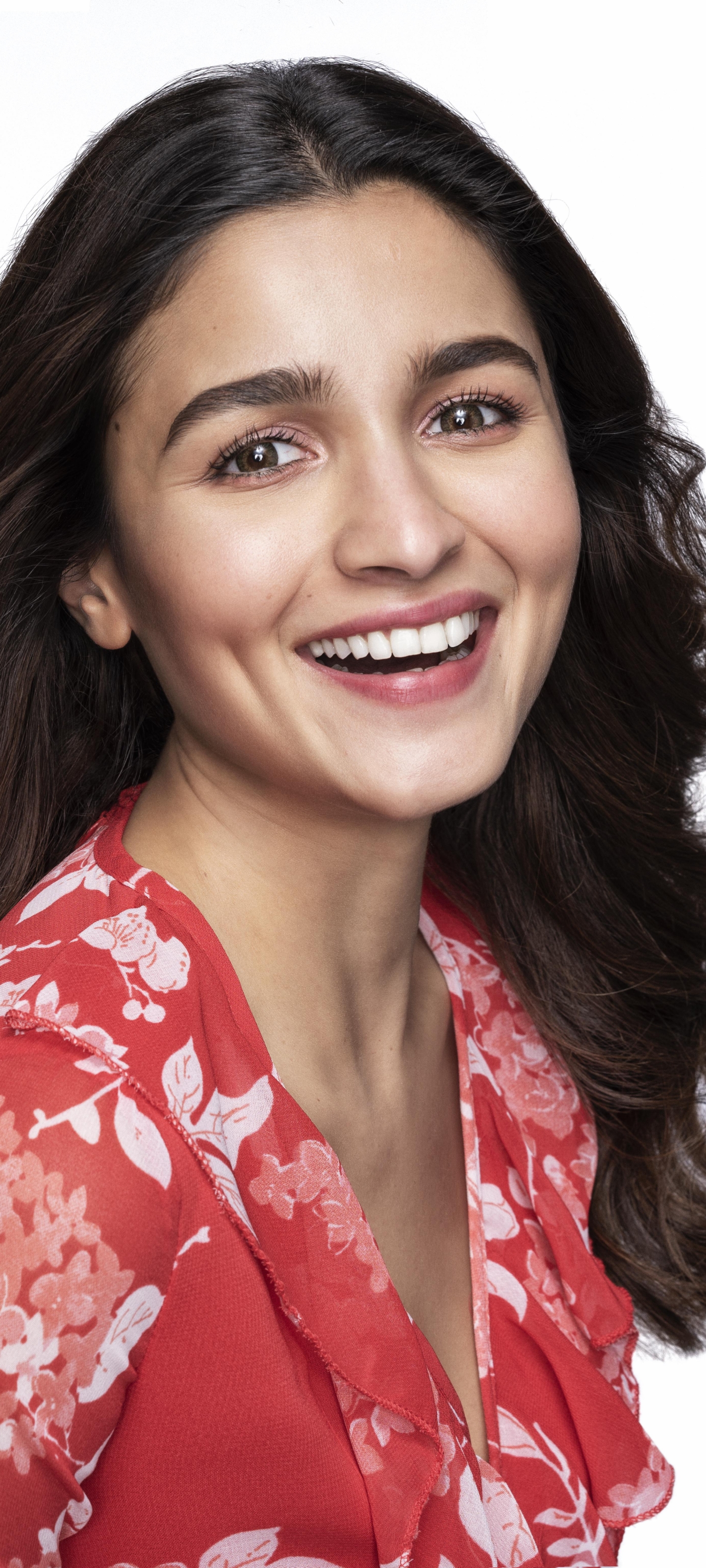 Download mobile wallpaper Smile, Indian, Celebrity, Black Hair, Actress, Bollywood, Alia Bhatt for free.