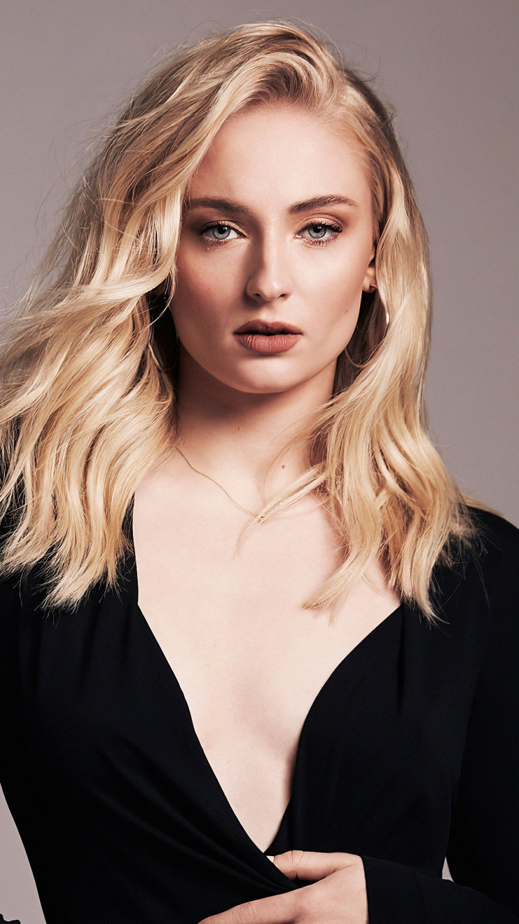 Download mobile wallpaper Blonde, English, Celebrity, Actress, Sophie Turner for free.