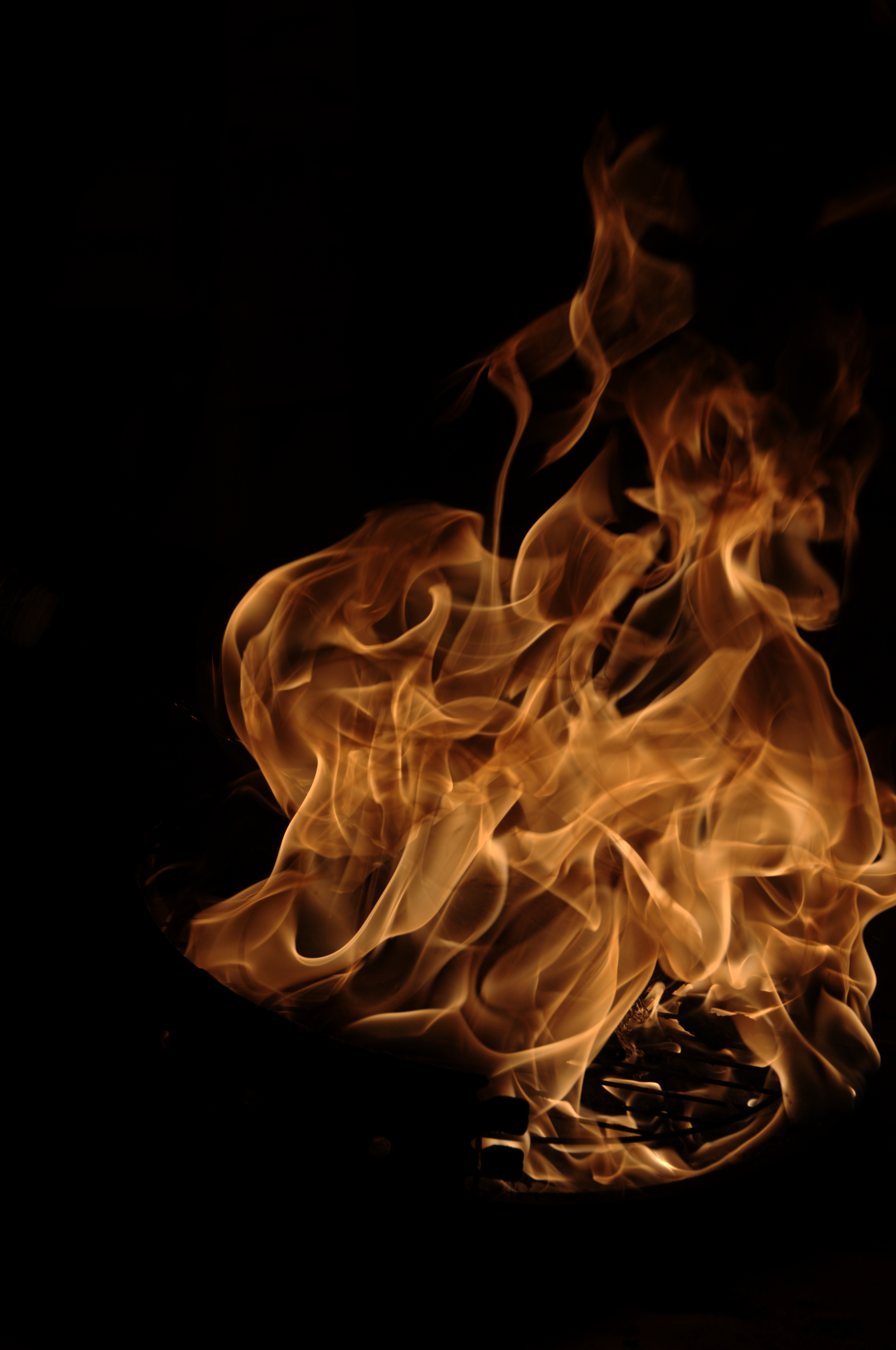 Handy-Wallpaper Bonfire, Übernachtung, Flamme, Dunkel, Feuer kostenlos herunterladen.