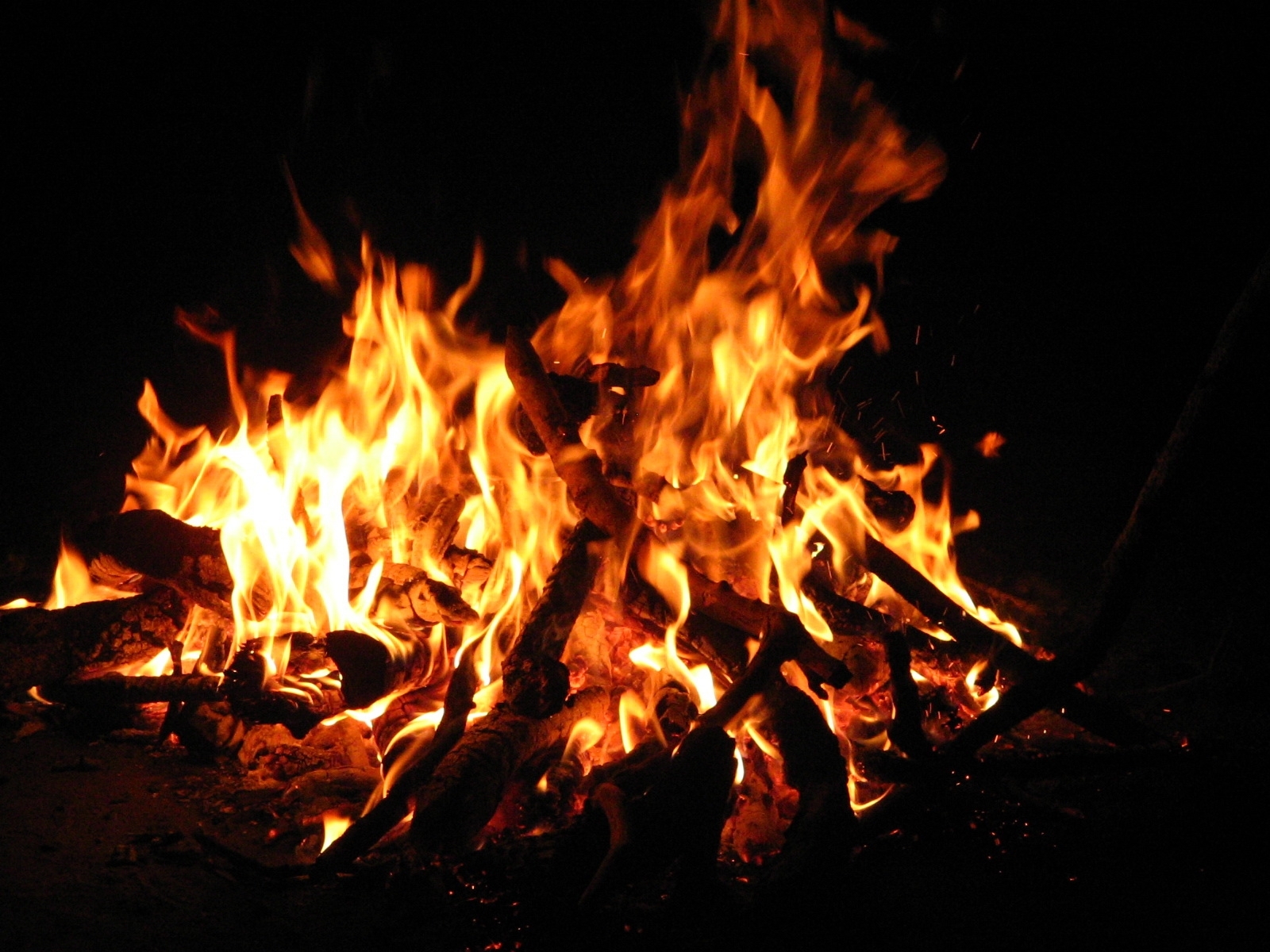 Laden Sie das Bonfire, Landschaft, Feuer, Fotokunst-Bild kostenlos auf Ihren PC-Desktop herunter