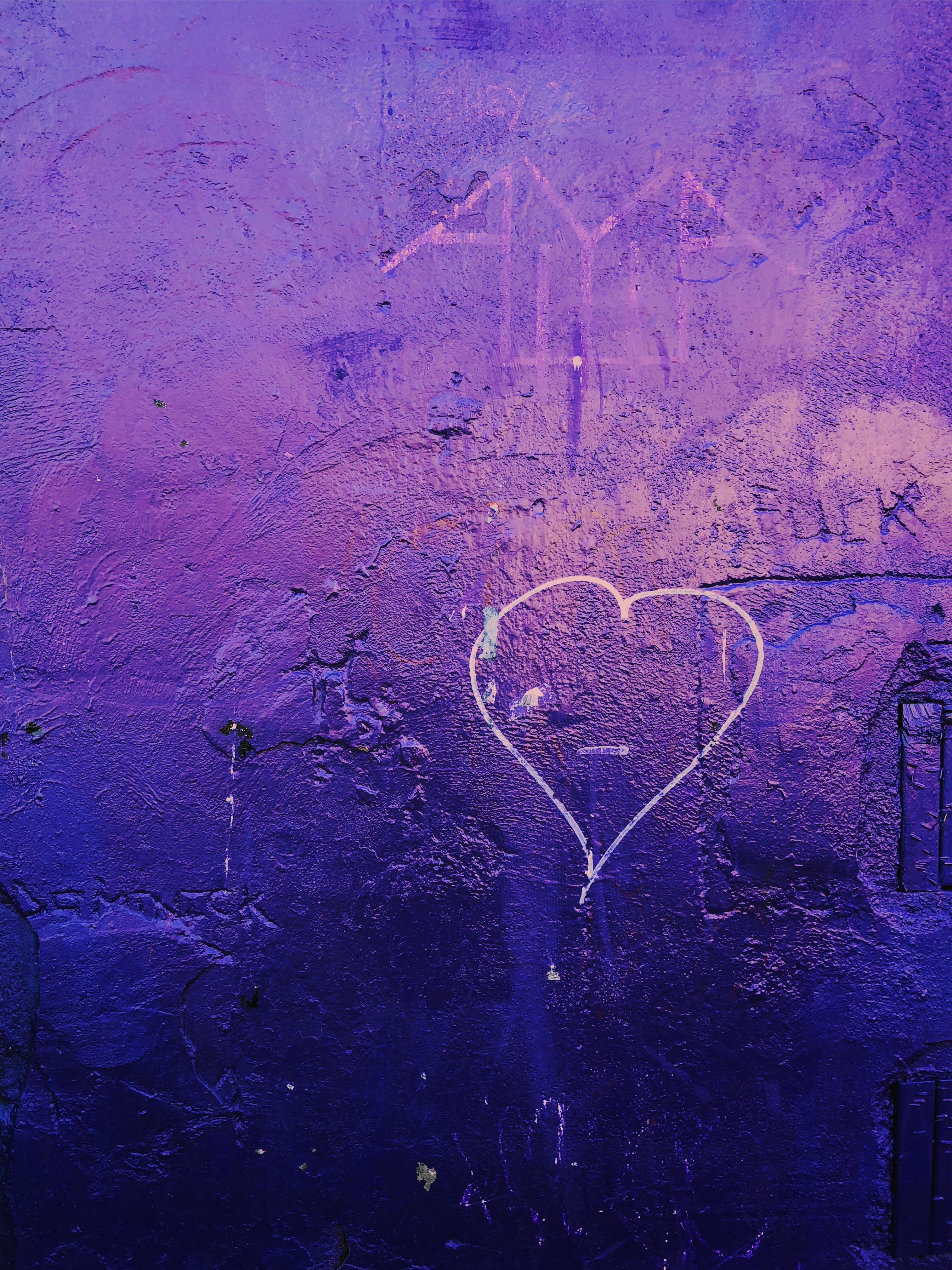 Скачать обои бесплатно Сердце, Стена, Фиолетовый, Арт, Любовь картинка на рабочий стол ПК