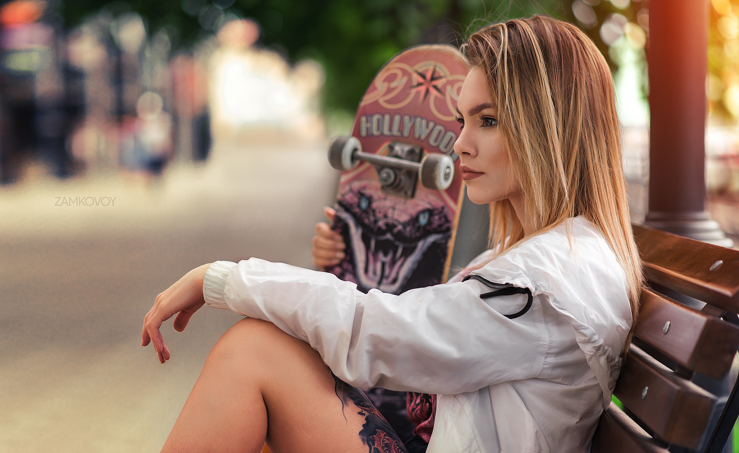 Handy-Wallpaper Hand, Stimmung, Profil, Skateboard, Modell, Frauen kostenlos herunterladen.