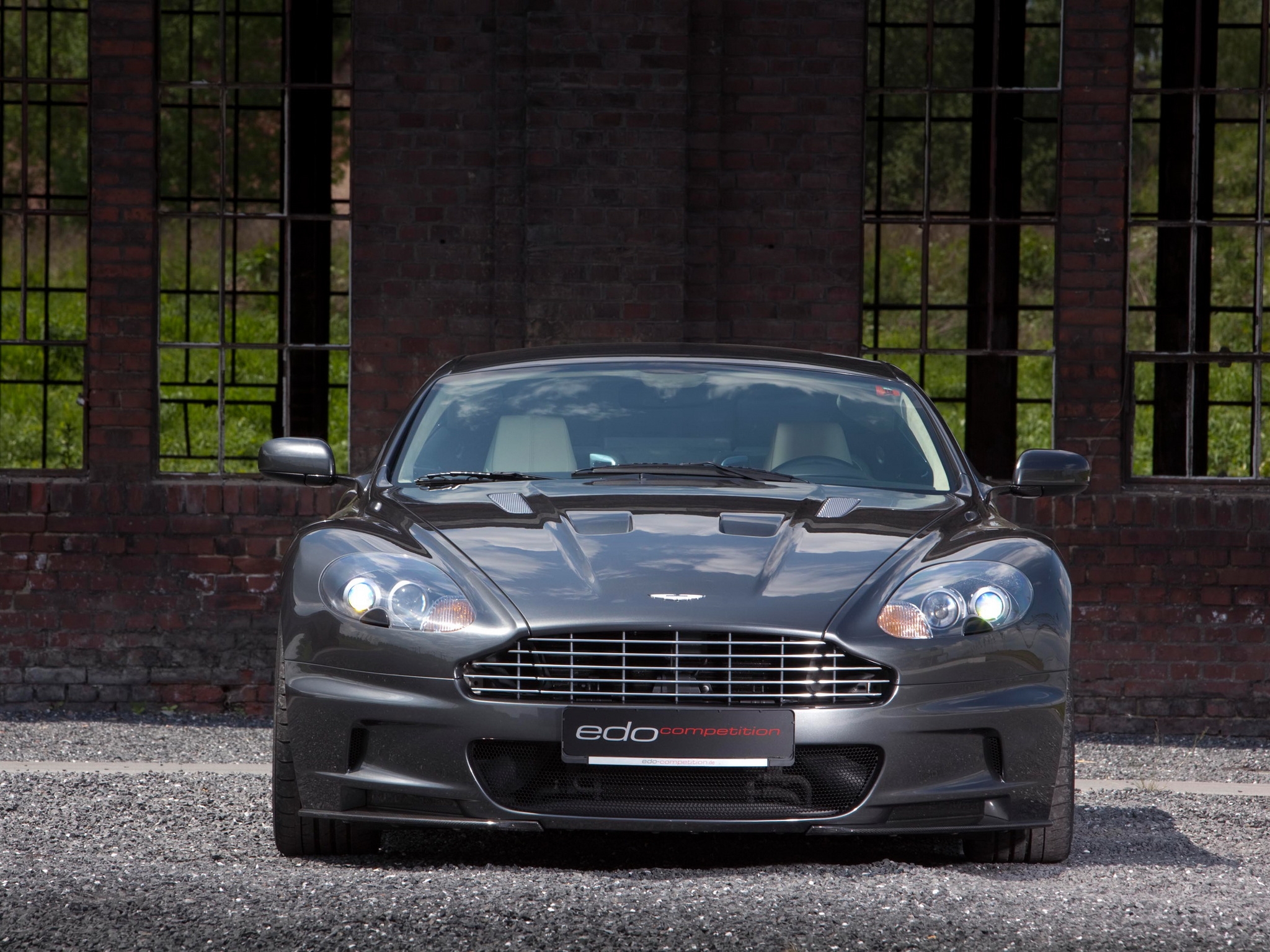 Baixe gratuitamente a imagem Aston Martin, Carros, Dbs, 2010, Esportes, Vista Frontal na área de trabalho do seu PC