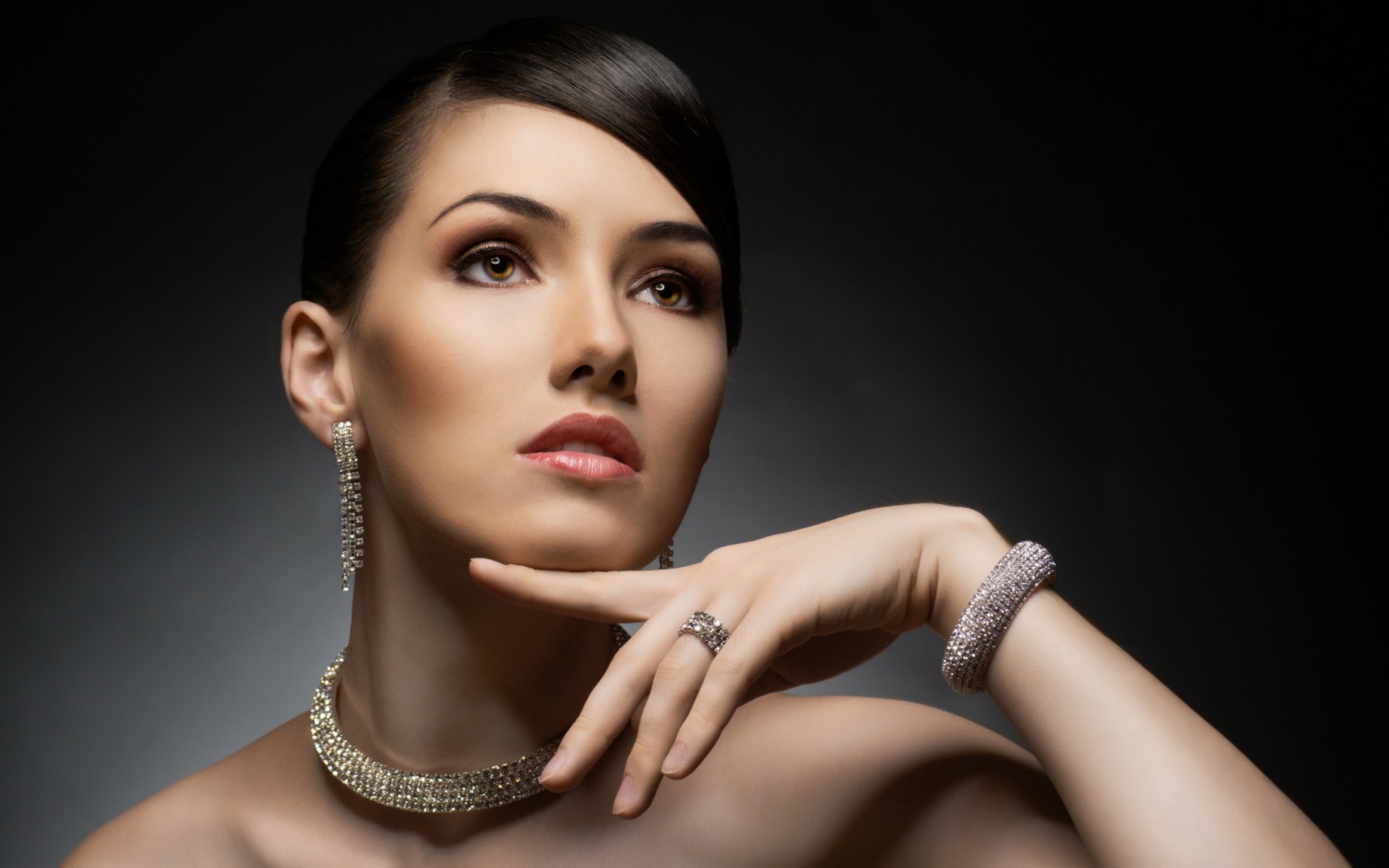 Free download wallpaper Jewelry, Portrait, Face, Model, Women on your PC desktop