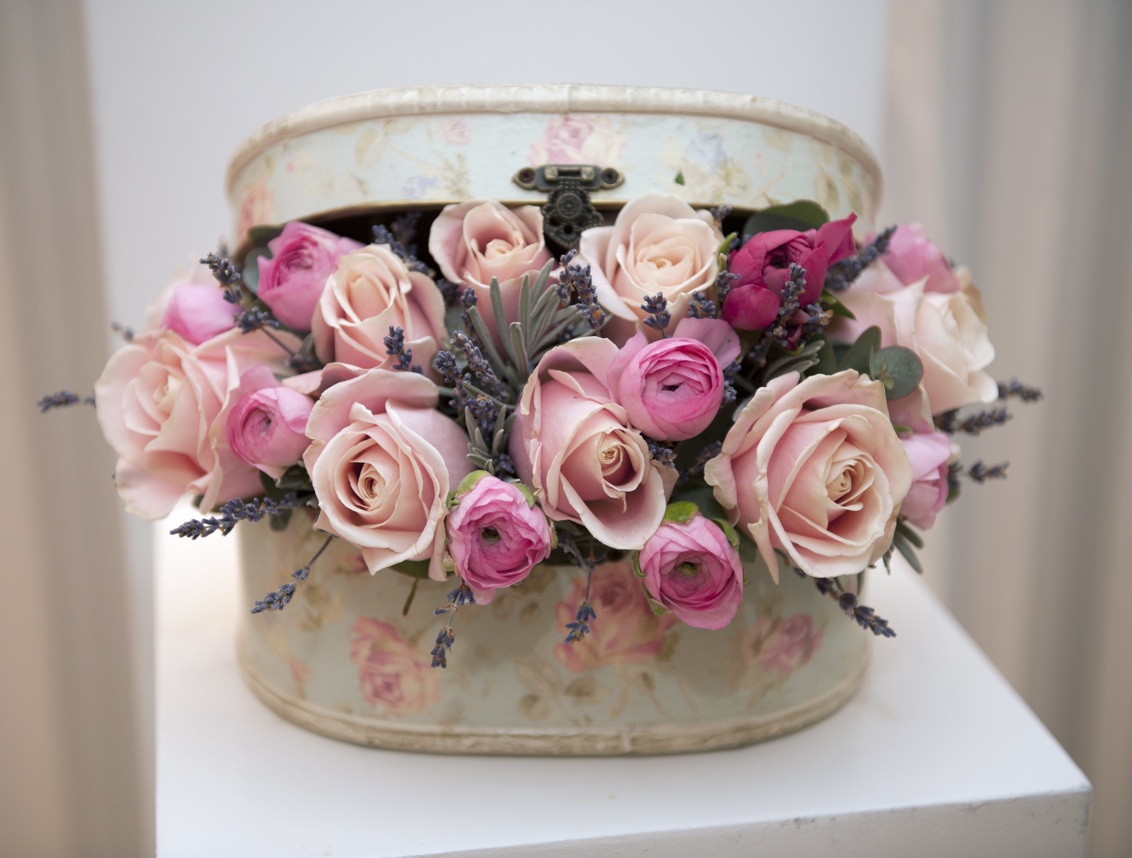 771024壁紙のダウンロードマンメイド, 花, 箱, ピンクの花, 薔薇-スクリーンセーバーと写真を無料で