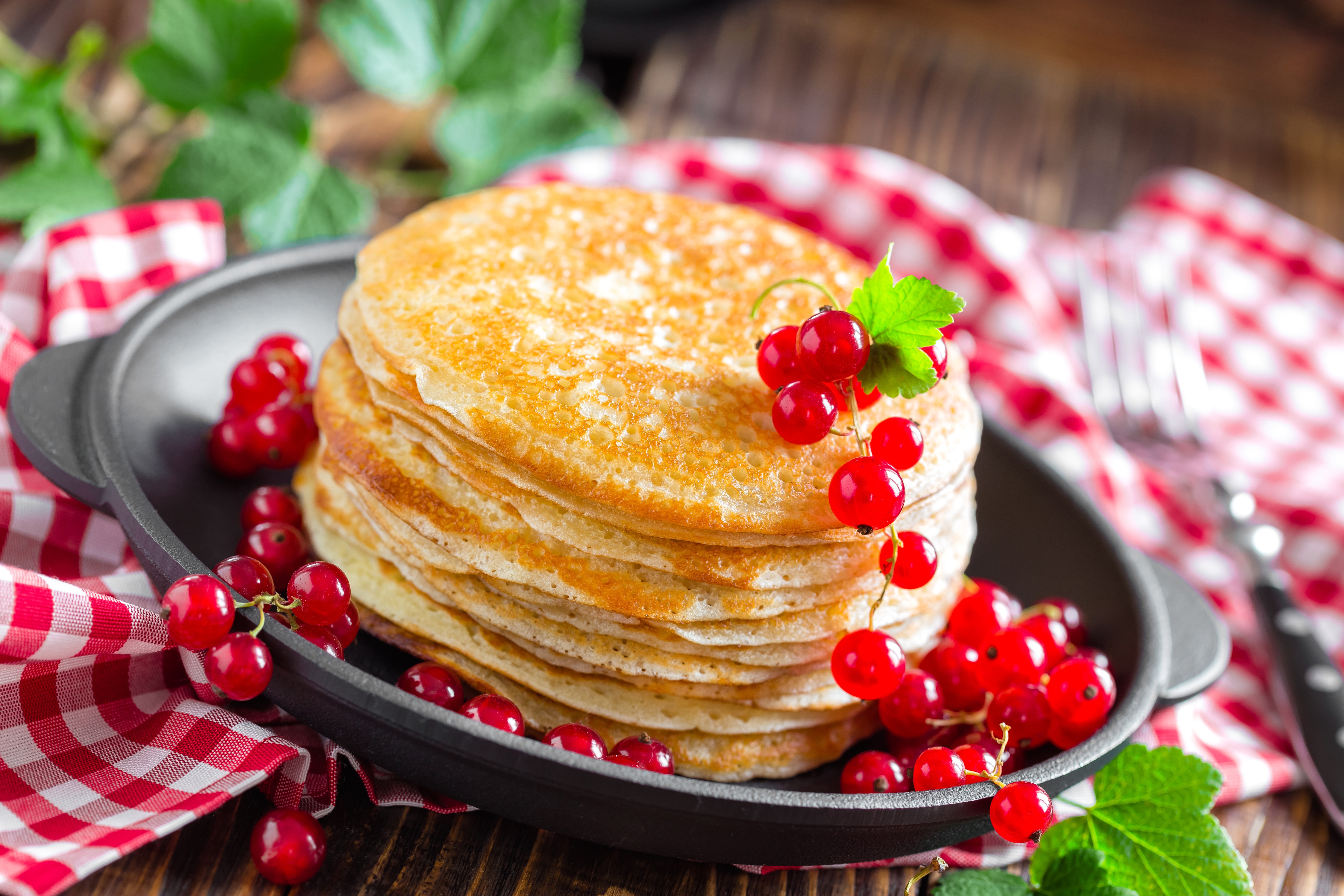 Free download wallpaper Food, Berry, Currants, Crêpe on your PC desktop
