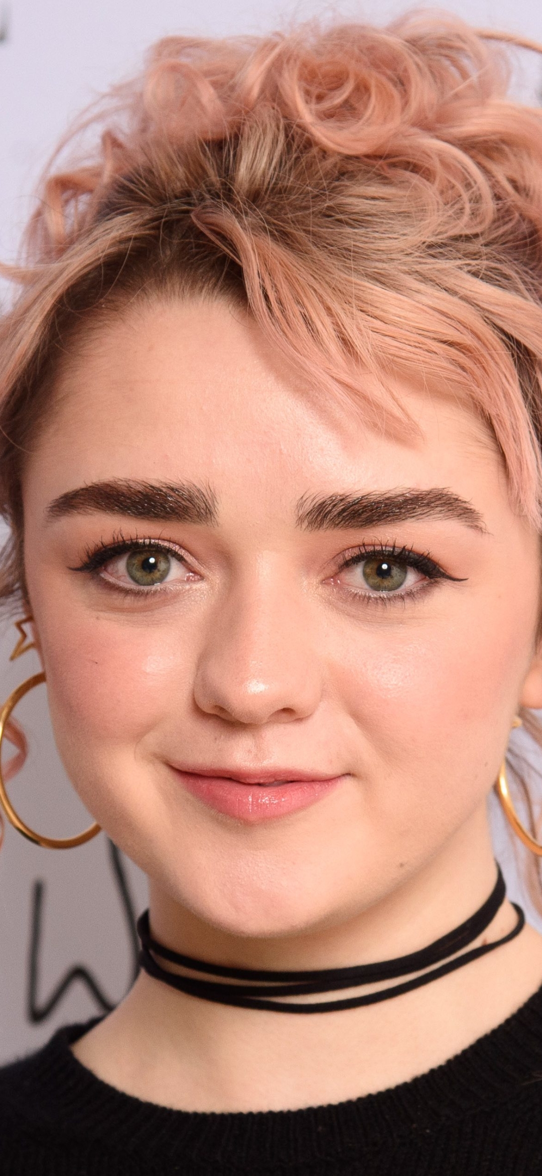 Download mobile wallpaper British, Celebrity, Short Hair, Actress, Maisie Williams for free.