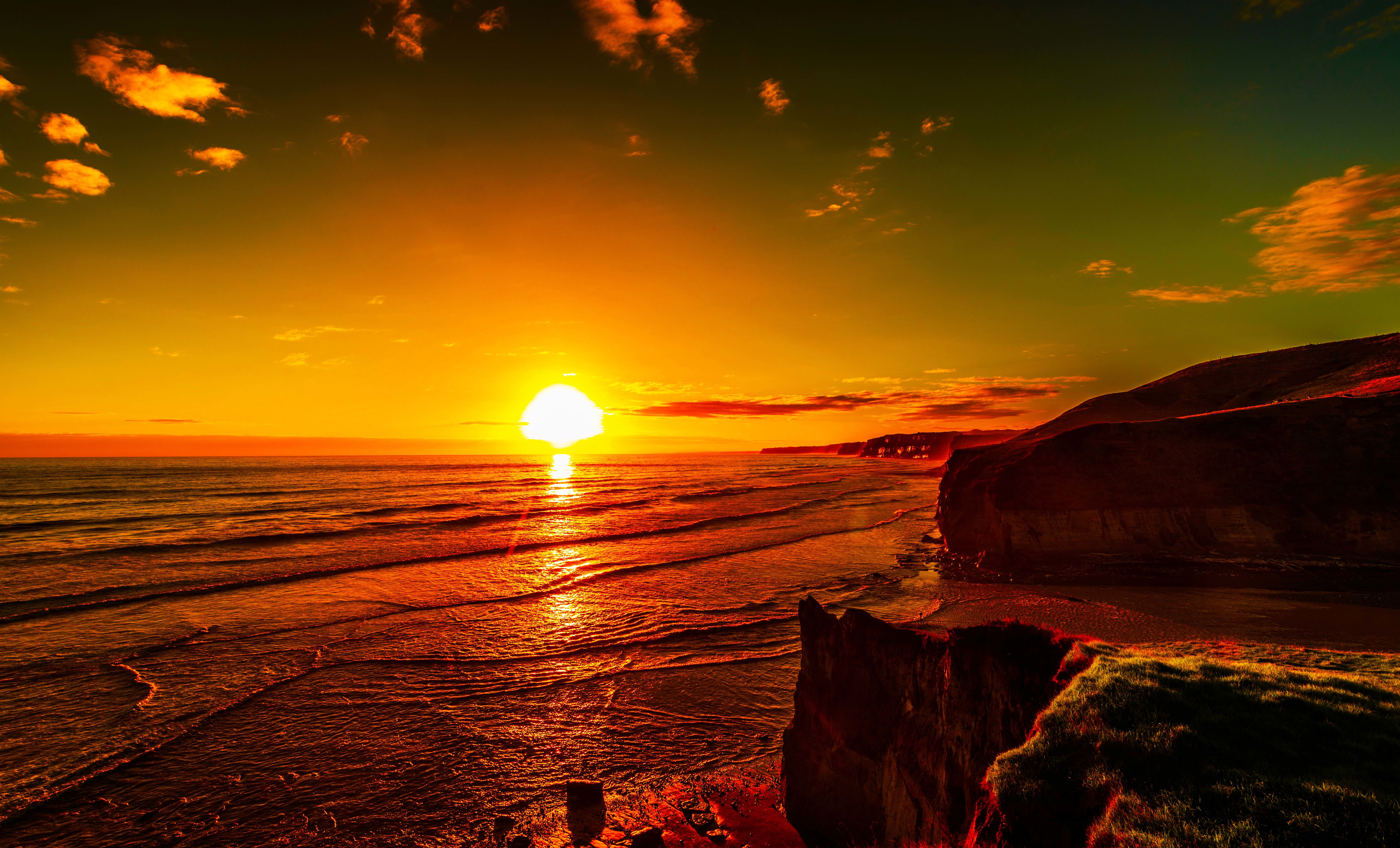 Free download wallpaper Sky, Sun, Horizon, Ocean, Sunrise, Earth, Coastline on your PC desktop
